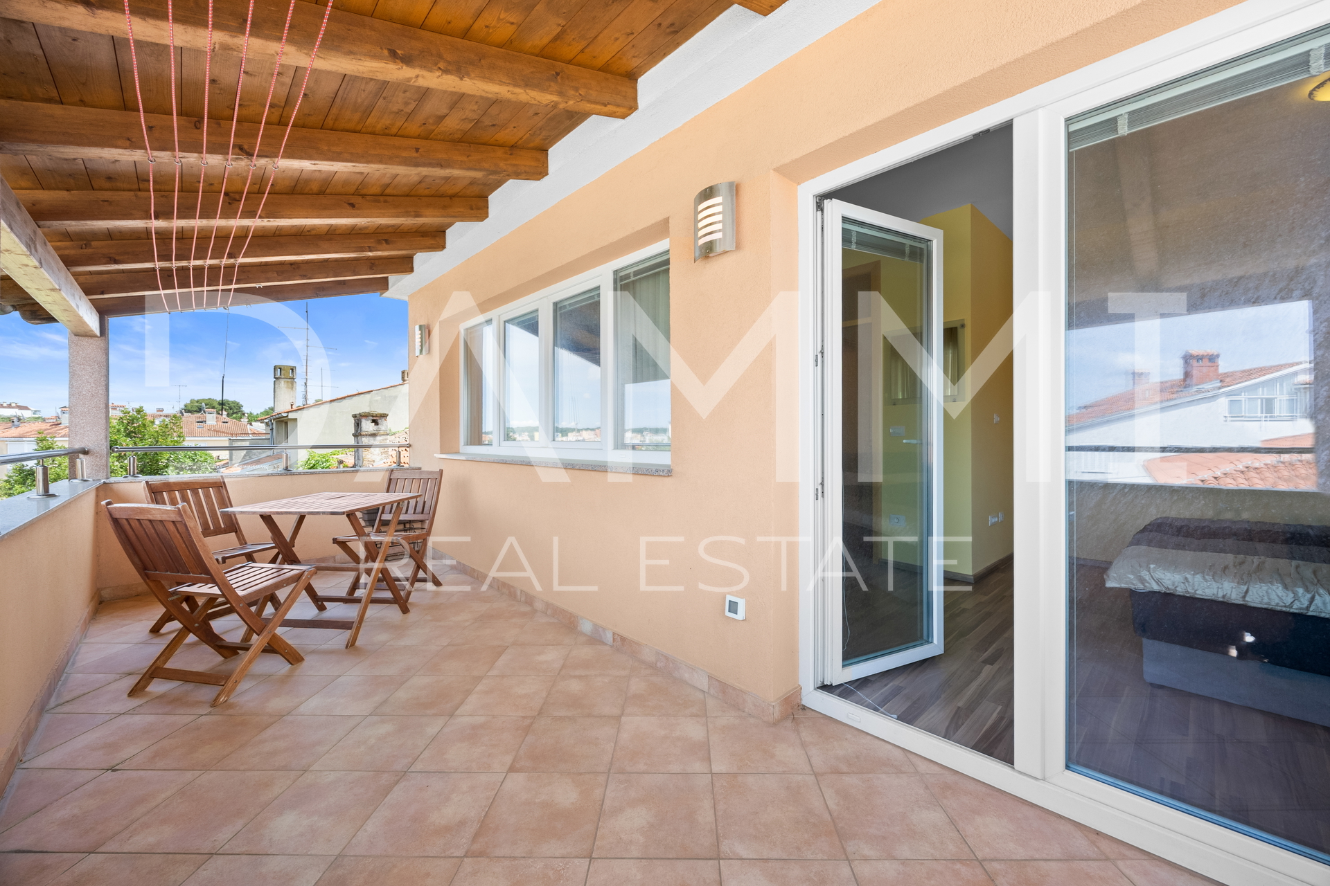 ISTRA&comma; PULA - House with 3 apartments in the city center near the Arena