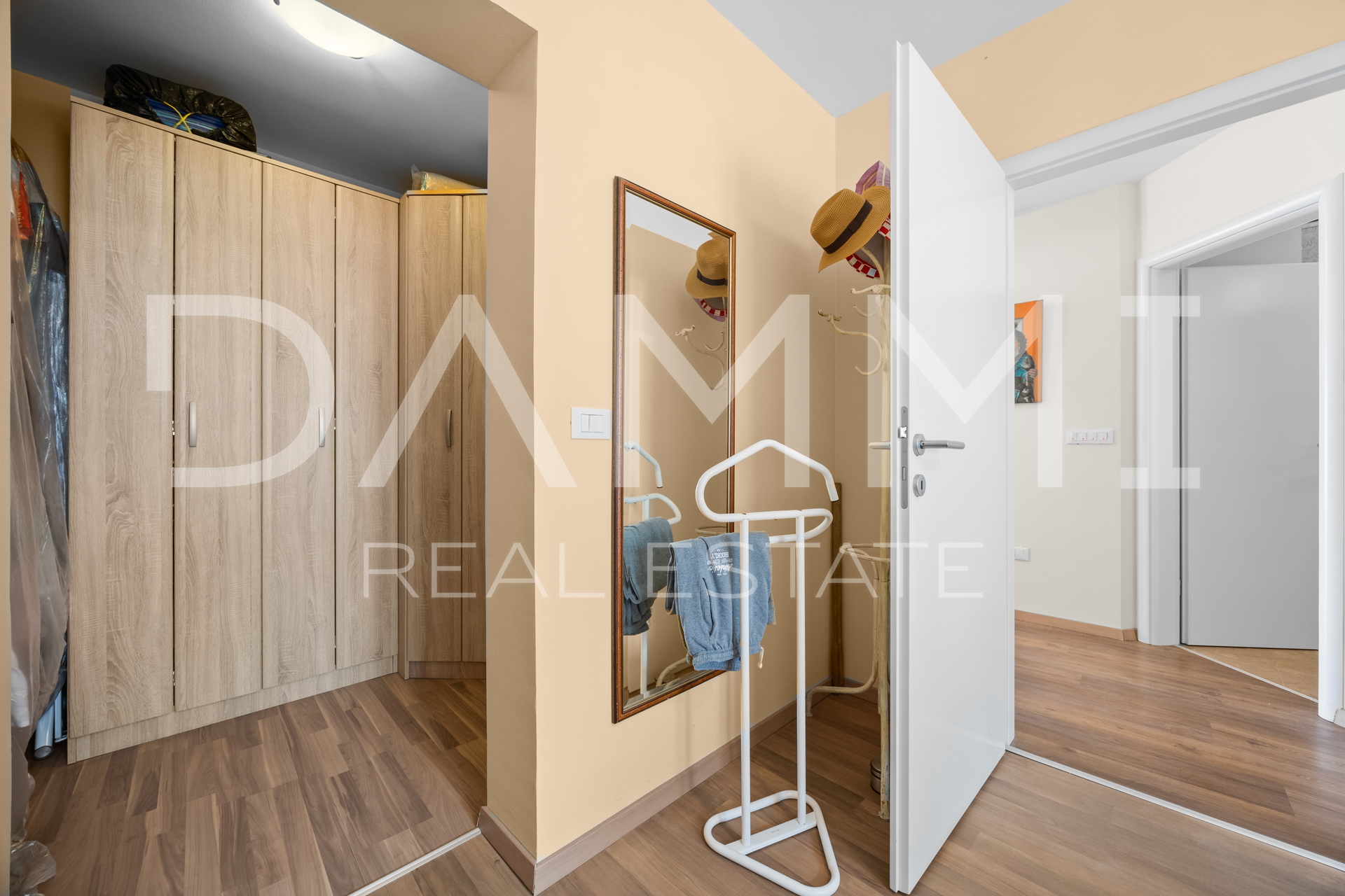 ISTRA&comma; PULA - House with 3 apartments in the city center near the Arena