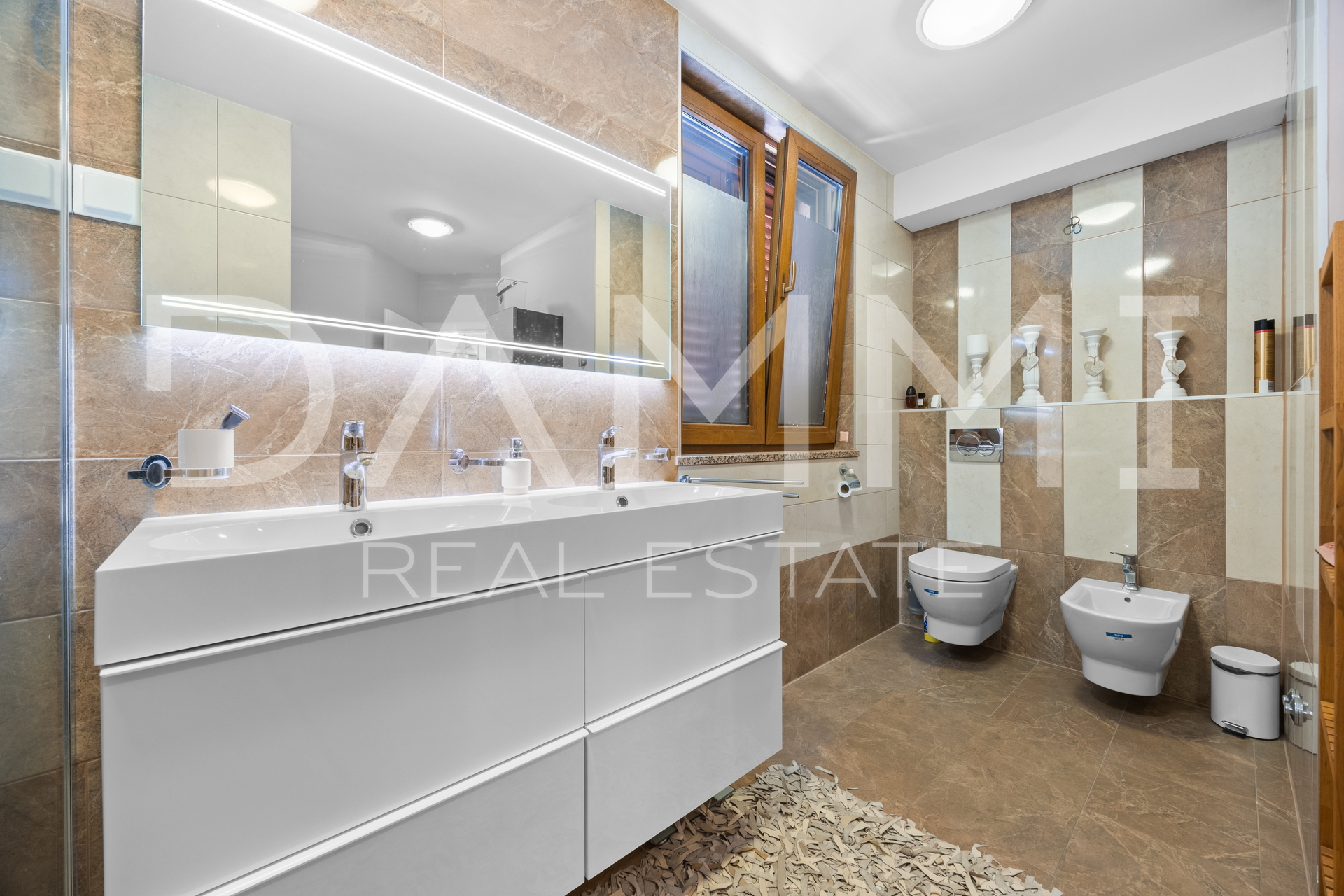ISTRA&comma; PULA - House with 3 apartments in the city center near the Arena