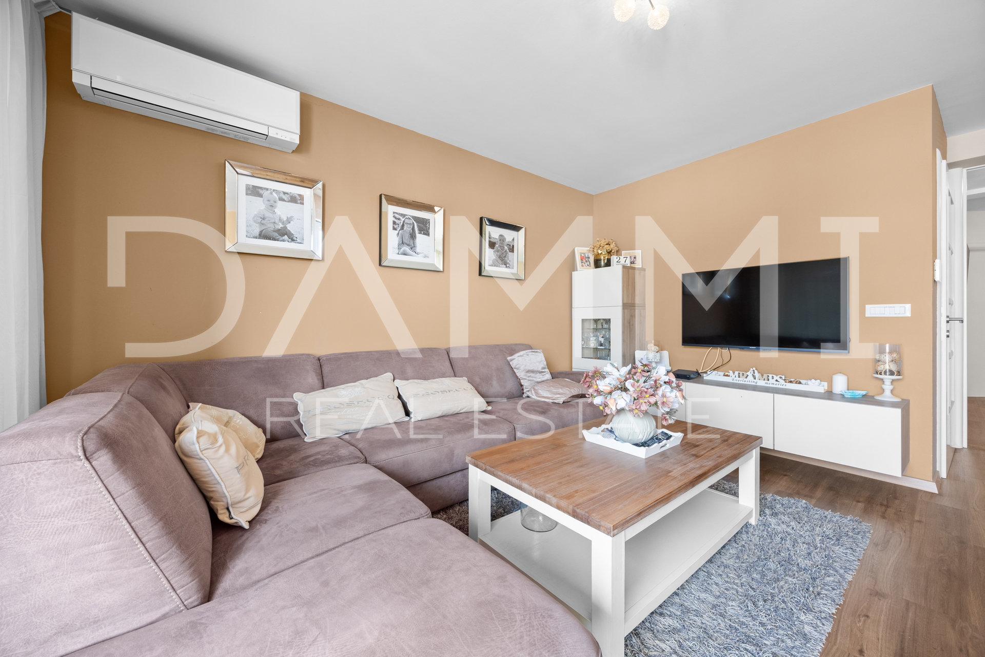 ISTRA&comma; PULA - House with 3 apartments in the city center near the Arena