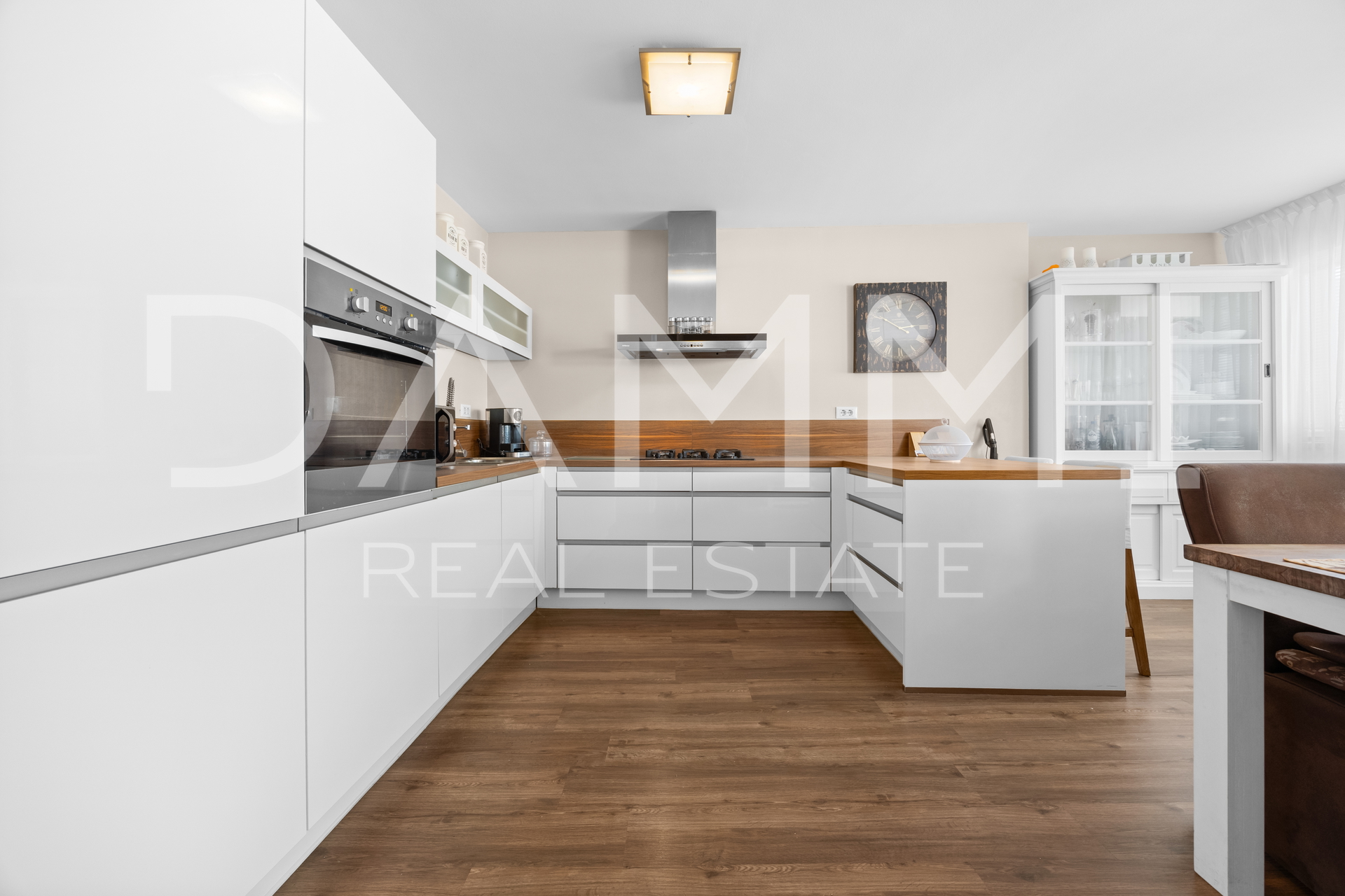 ISTRA&comma; PULA - House with 3 apartments in the city center near the Arena