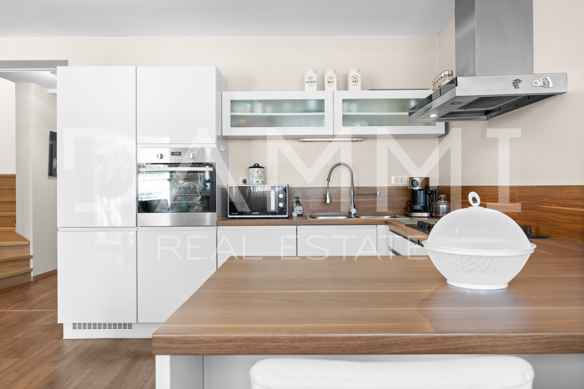 ISTRA&comma; PULA - House with 3 apartments in the city center near the Arena
