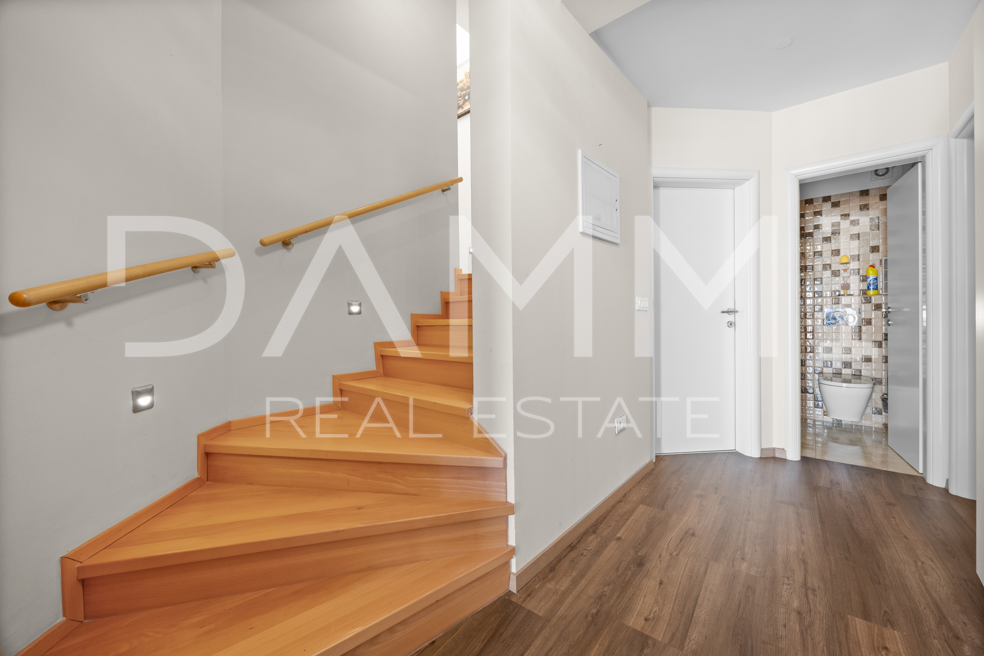 ISTRA&comma; PULA - House with 3 apartments in the city center near the Arena