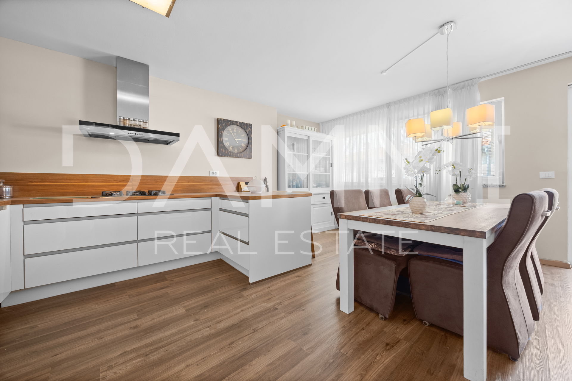 ISTRA&comma; PULA - House with 3 apartments in the city center near the Arena