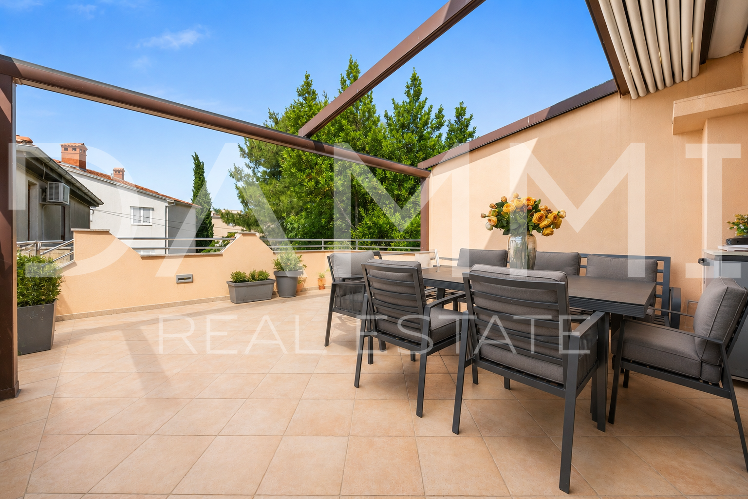 ISTRA&comma; PULA - House with 3 apartments in the city center near the Arena