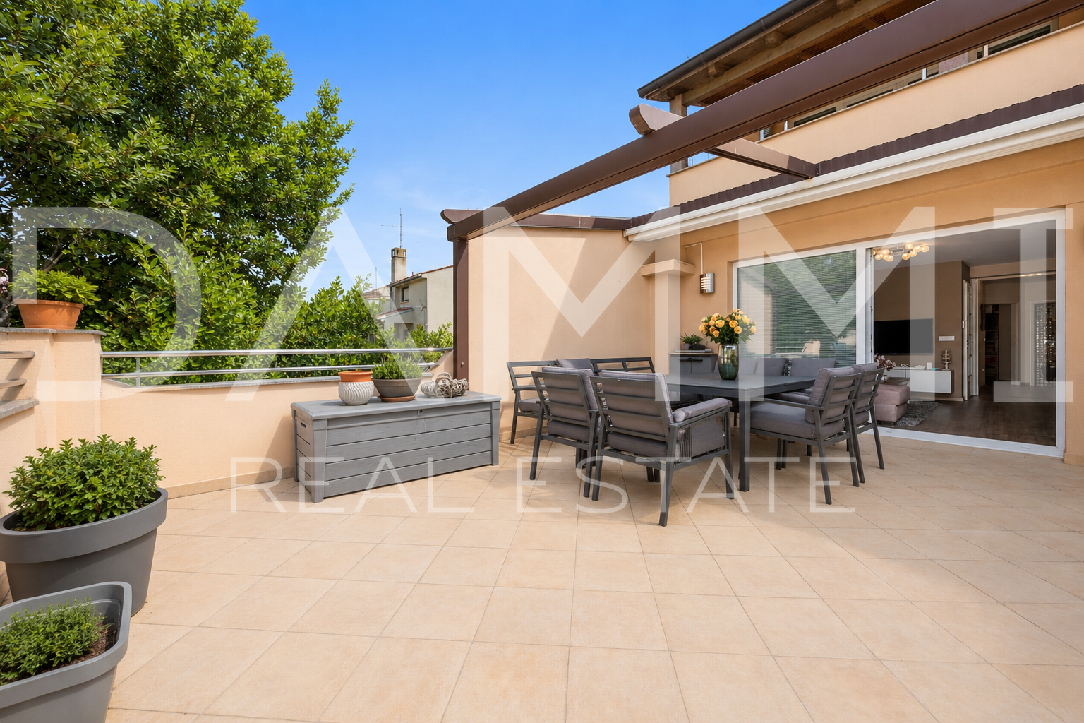 ISTRA&comma; PULA - House with 3 apartments in the city center near the Arena