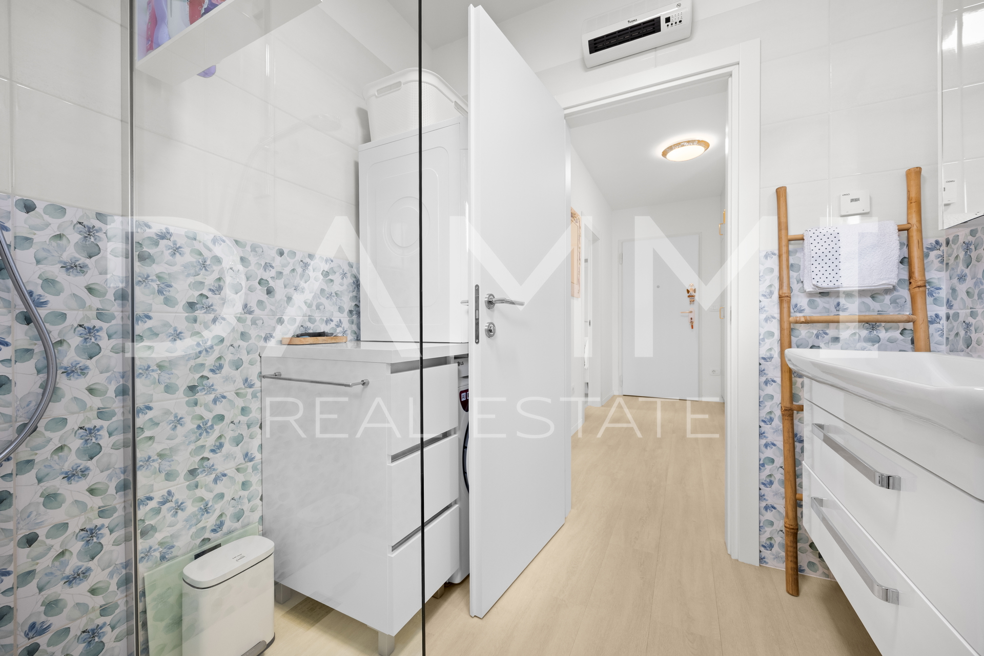 Istra&comma; Medulin - luksuzni dvosoban stan sa vrtom&comma; novogradnja