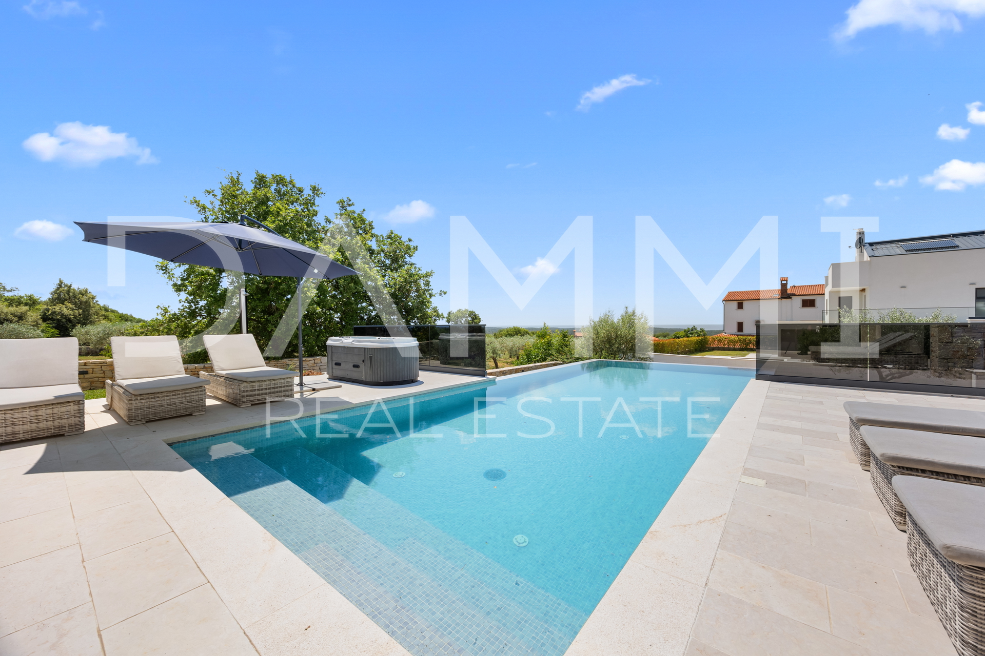 ISTRA&comma; BALE - Moderna vila s pogledom na more