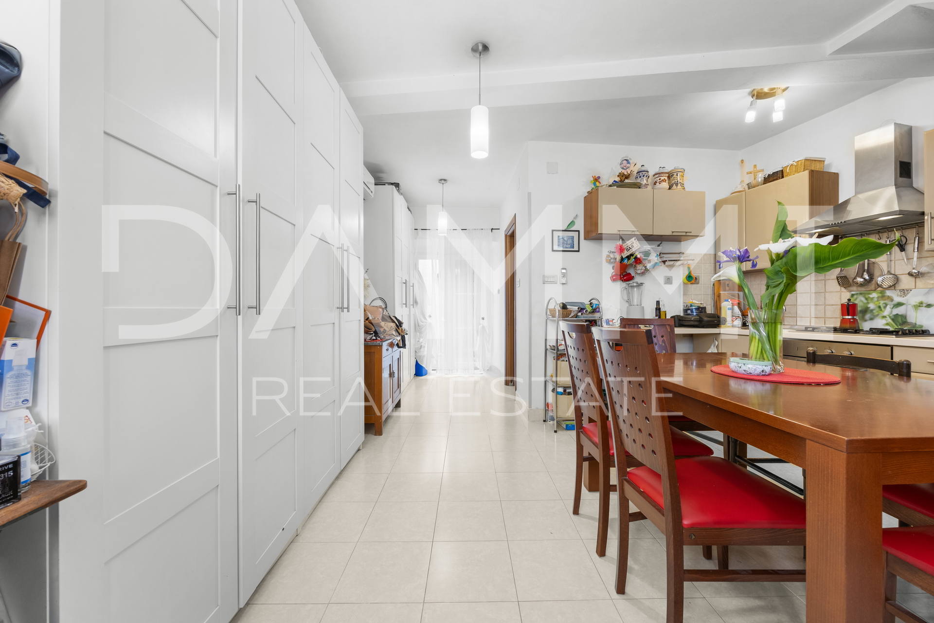 Istra&comma; Vodnjan&comma; kamena ku&cacute;a sa dvori&scaron;tem