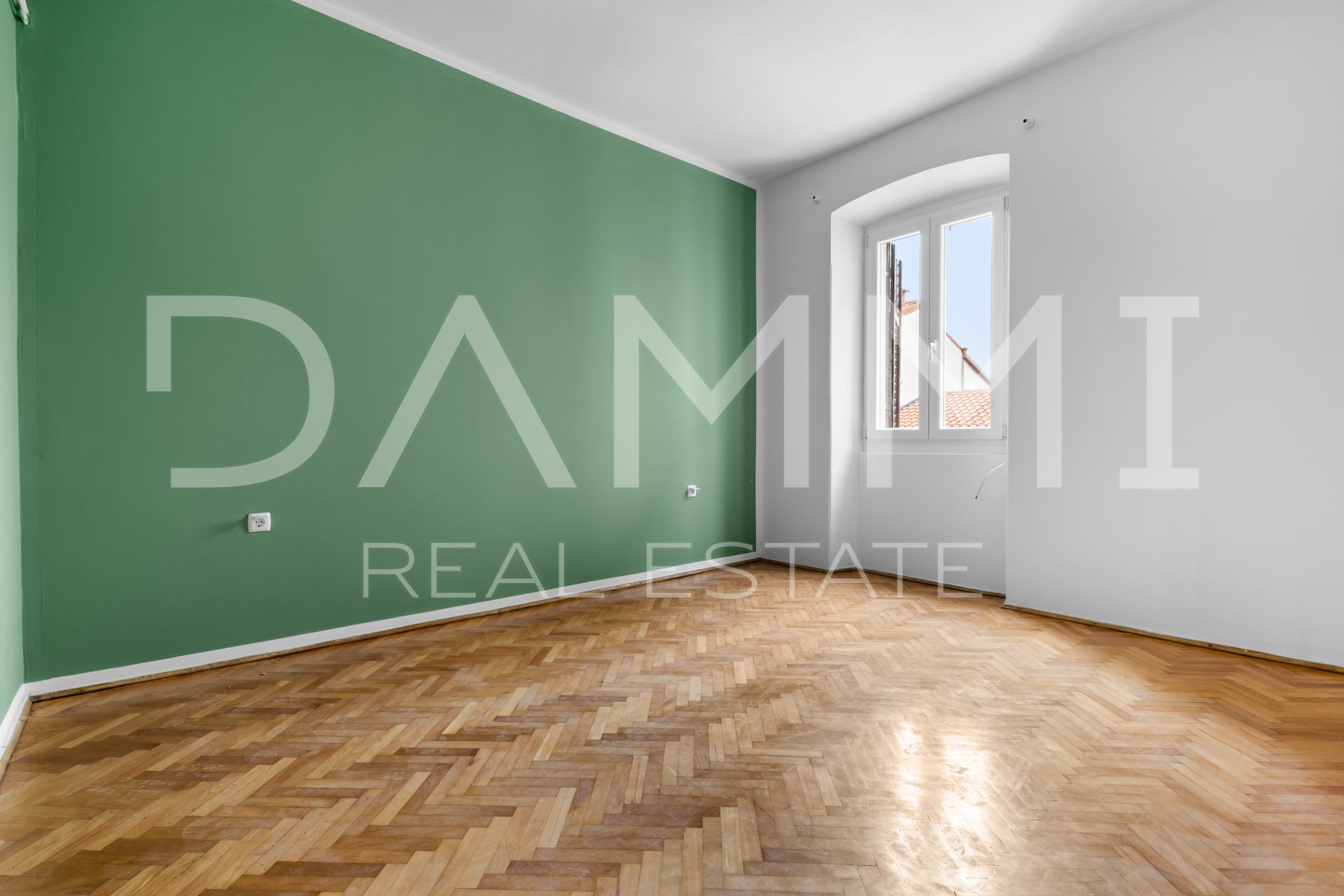 Istra&comma; Pula&comma; stan u centru 2 ss&plus;db&comma; uredna dokumentacija