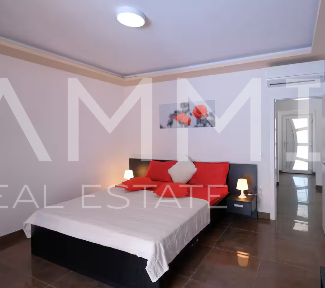 Istra&comma; Svetvin&ccaron;enat&comma; lijepa ku&cacute;a s bazenom u zelenilu