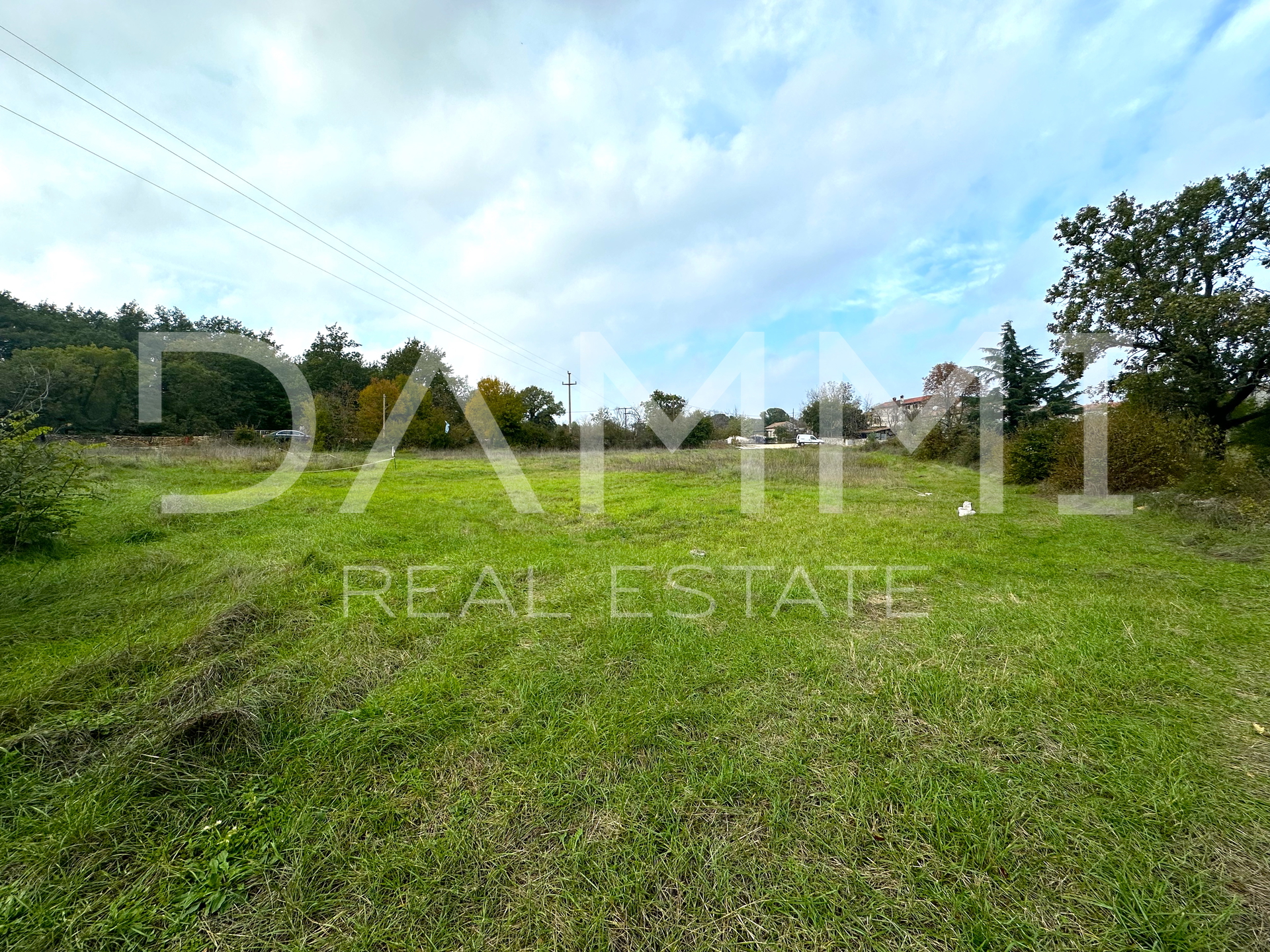 ROVINJ, SOŠIĆI - Građevinsko zemljište s infrastrukturom