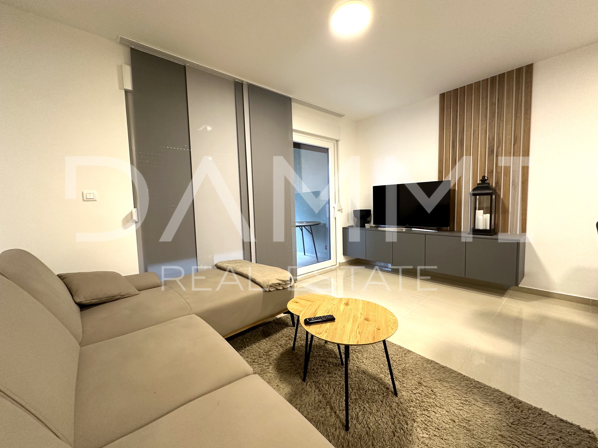 PULA, STOJA - Exclusive apartment in a new building with elevator, underground garage