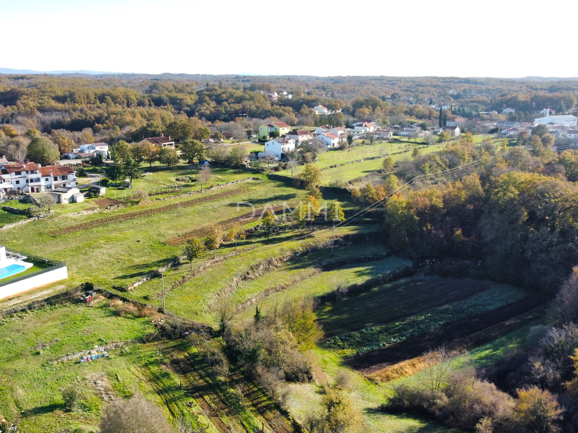 ZENTRALISTRIEN - Complesso di terreni edificabili e agricoli