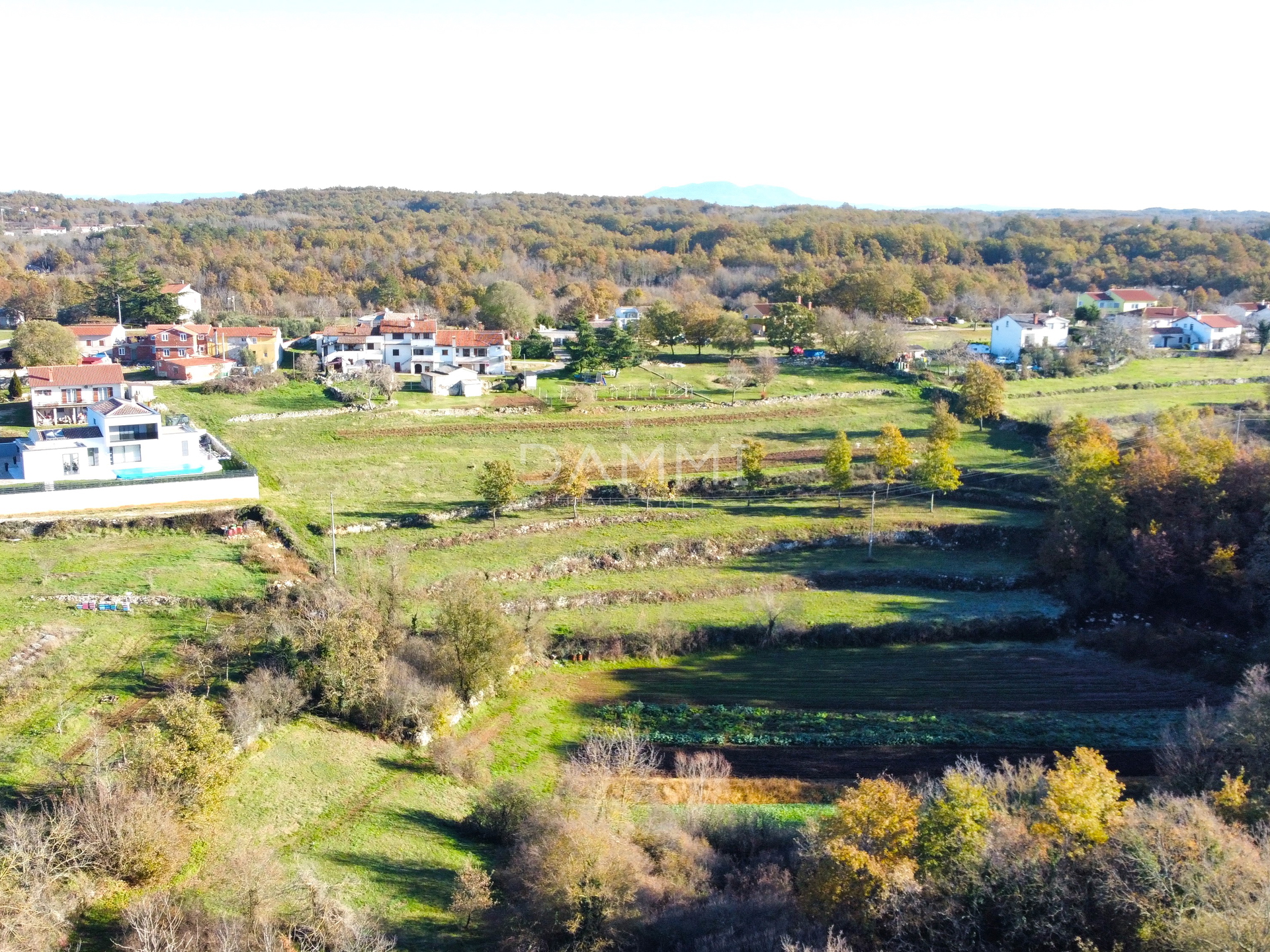 ZENTRALISTRIEN - Complesso di terreni edificabili e agricoli