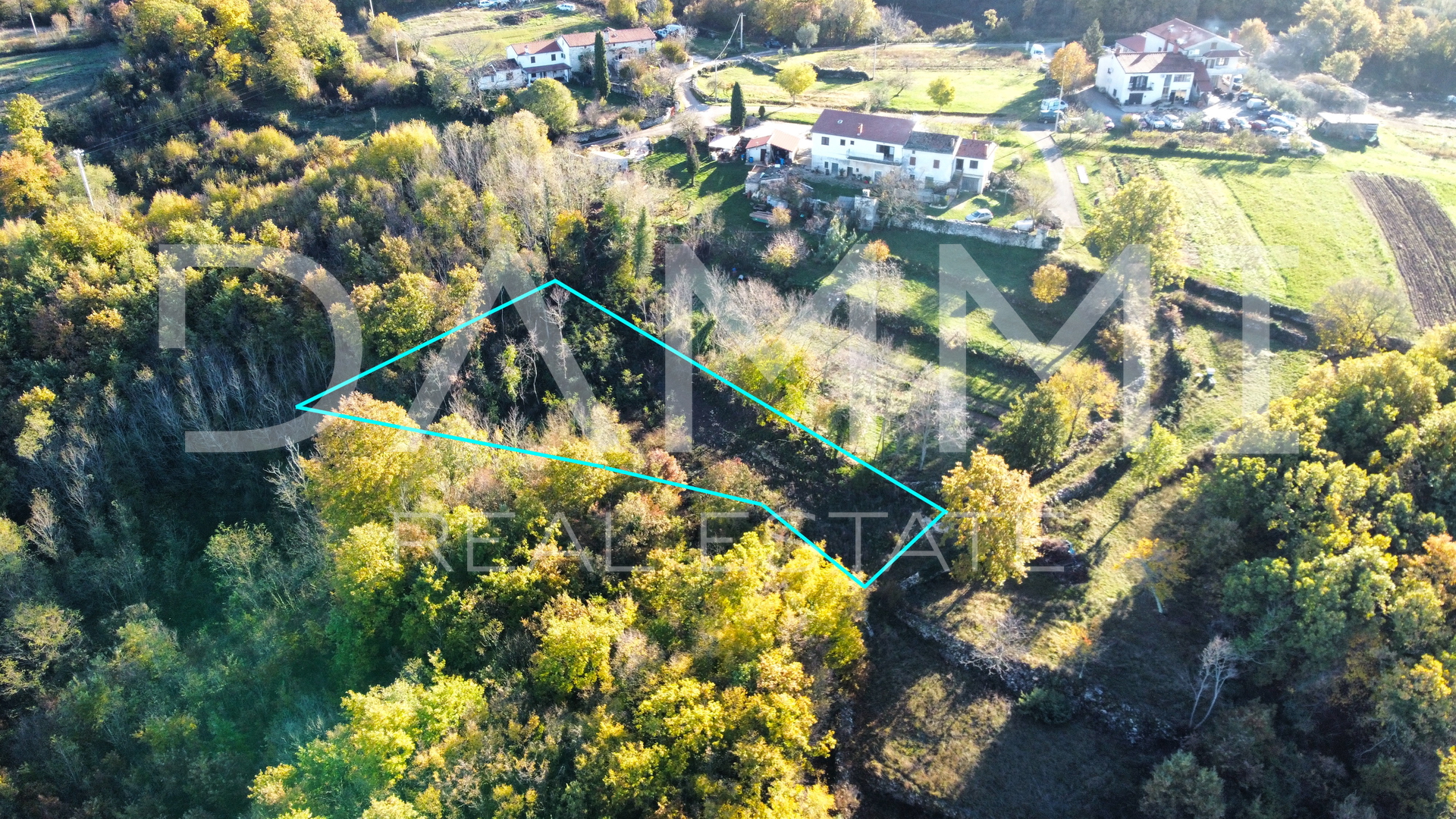 ISTRIA, ŽMINJ - Building plot in quiet village near Žminj 2072 m2