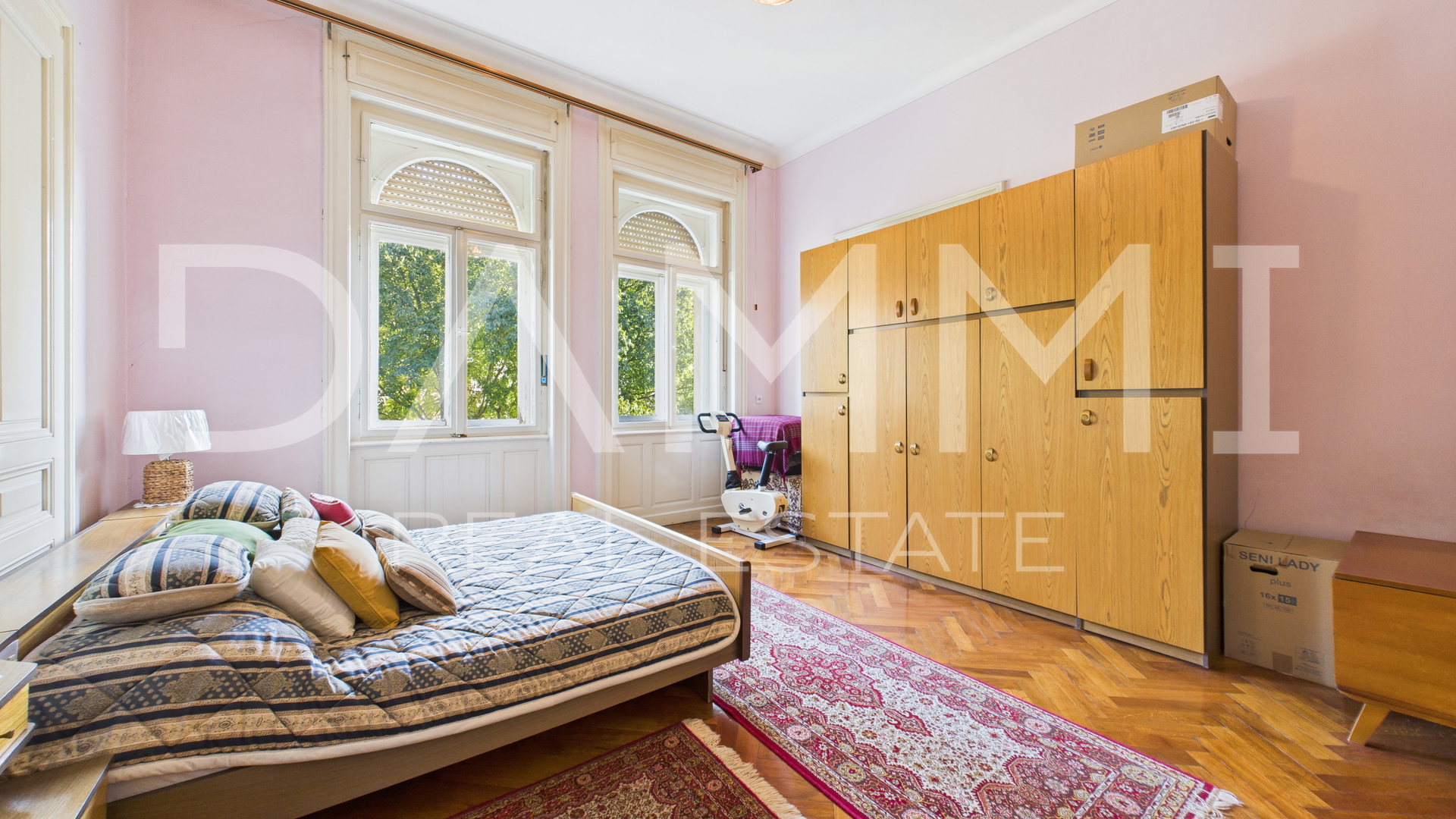 Istra - Pula&comma; centar - savr&scaron;en stan u austrougarskoj vili