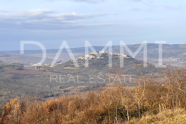 MOTOVUN, ZAMASK - Baugrundstück mit Panoramablick auf Motovun