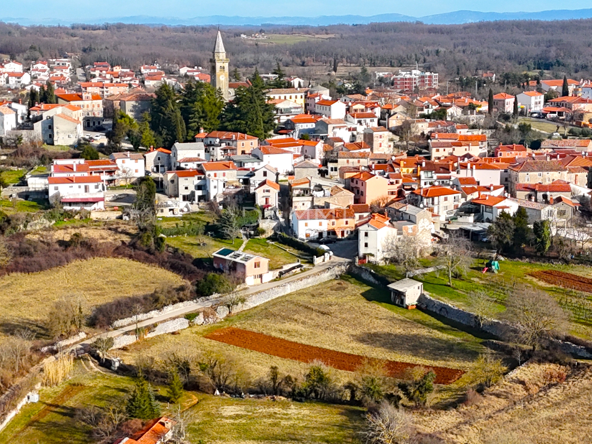 ISTRIEN, ŽMINJ - Bauland im Zentrum