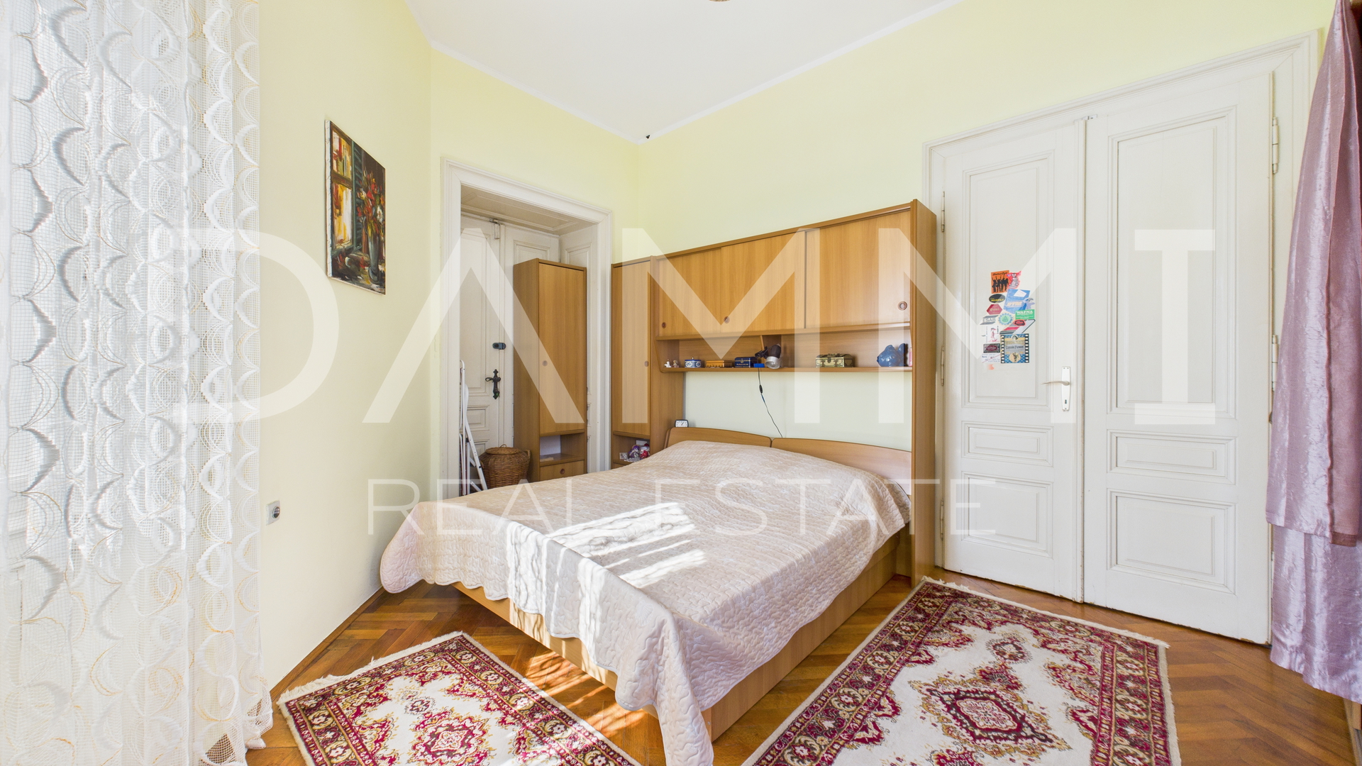 Istra - Pula&comma; centar - savr&scaron;en stan u austrougarskoj vili