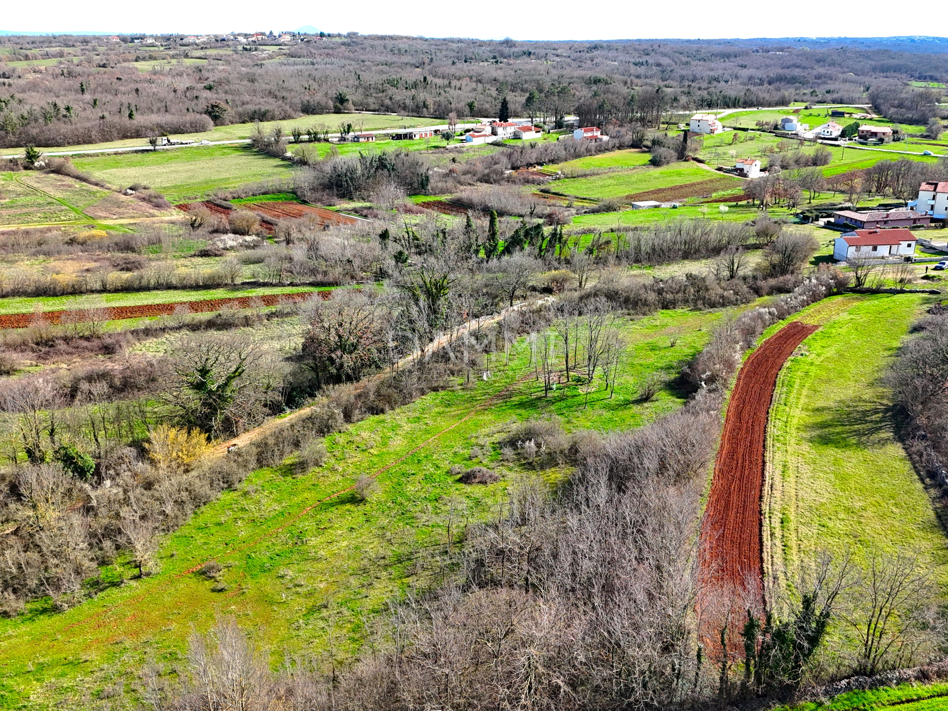 ISTRIA, MANJADVORCI - Building land 970 m2