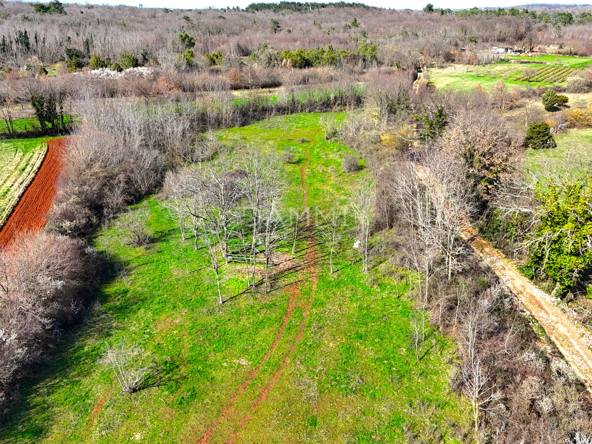 ISTRIA, MANJADVORCI - Building land 970 m2