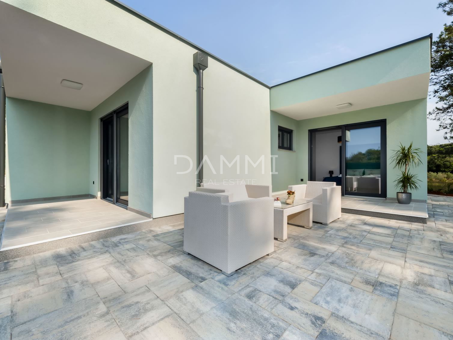 ISTRIA, ROVINJ - Modern house with swimming pool near sea