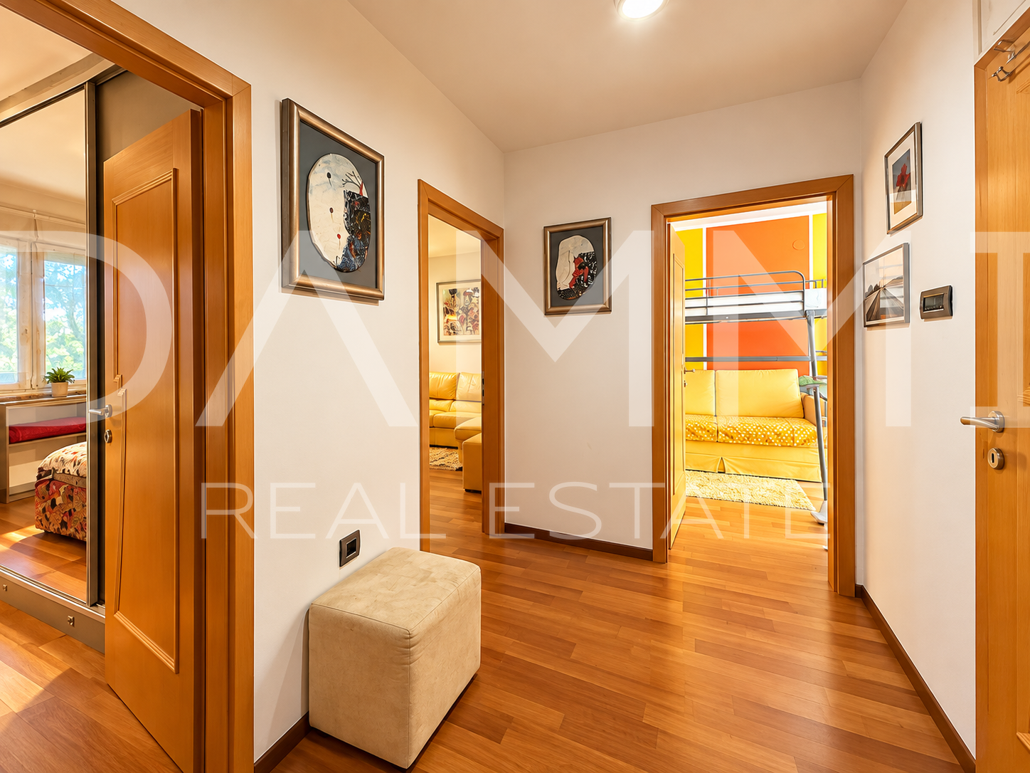 Pula &ndash; centar 61&comma;85 m&sup2;&comma; 2 spava&cacute;e sobe i 2 balkona-potpuno namje&scaron;ten i useljiv