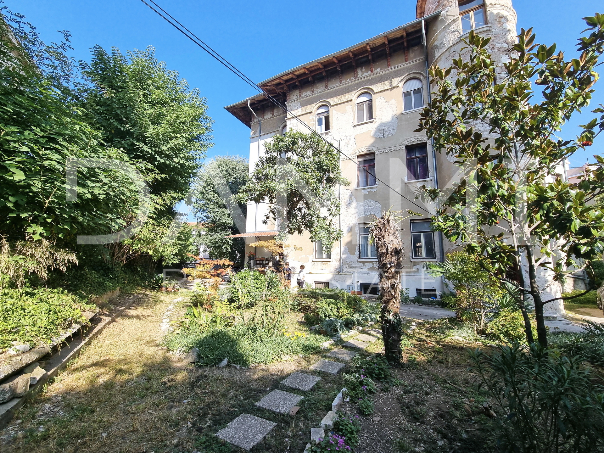 Istra - Pula&comma; centar - savr&scaron;en stan u austrougarskoj vili