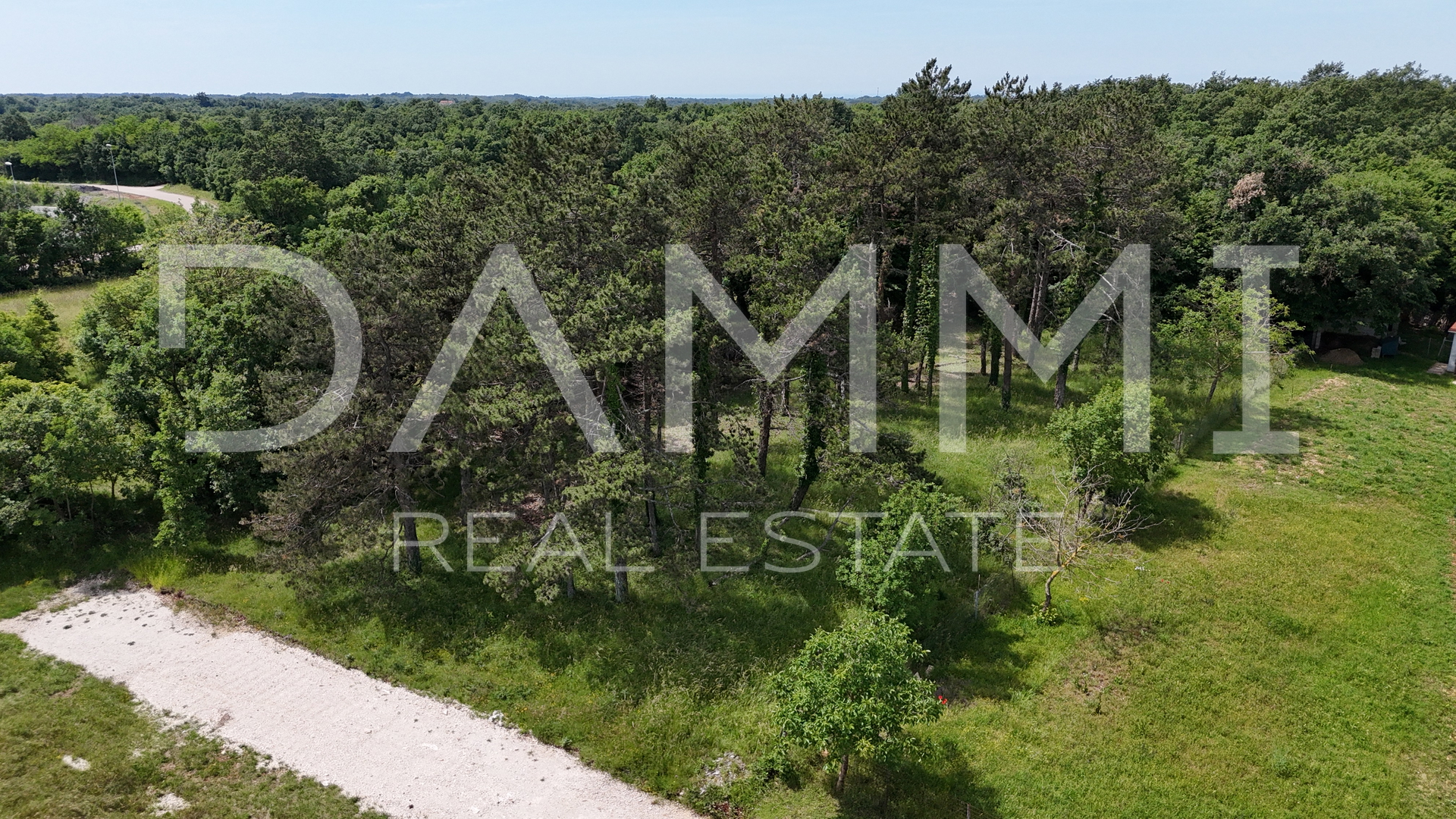 ISTRIA, ŽMINJ - Terreno edificabile in una posizione privilegiata