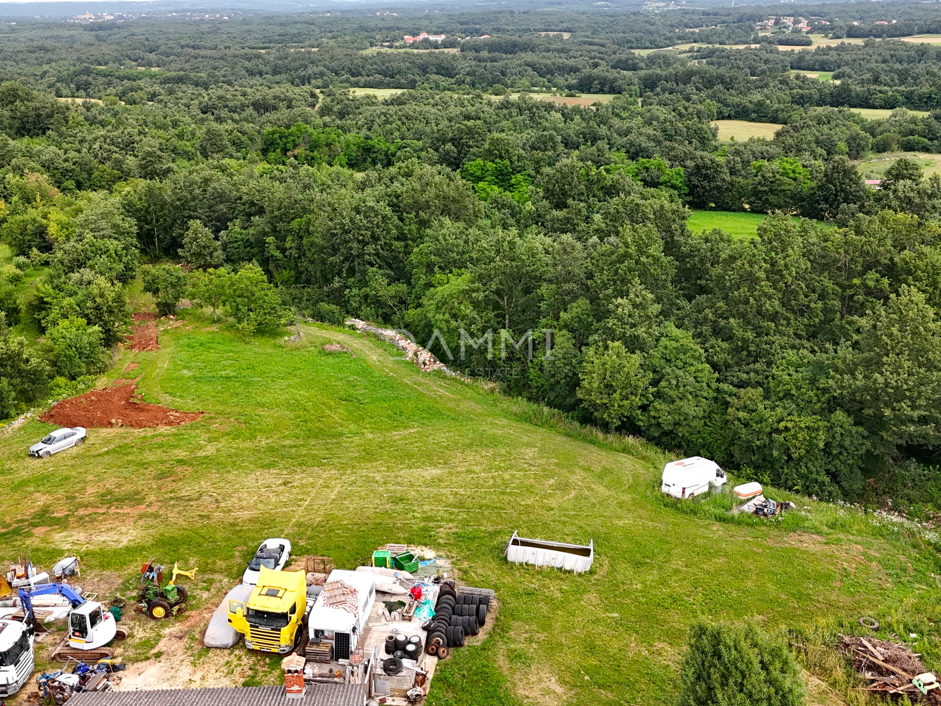 ISTRIEN, ŽMINJ - Kombination aus Bau- und Agrarland 4381m2