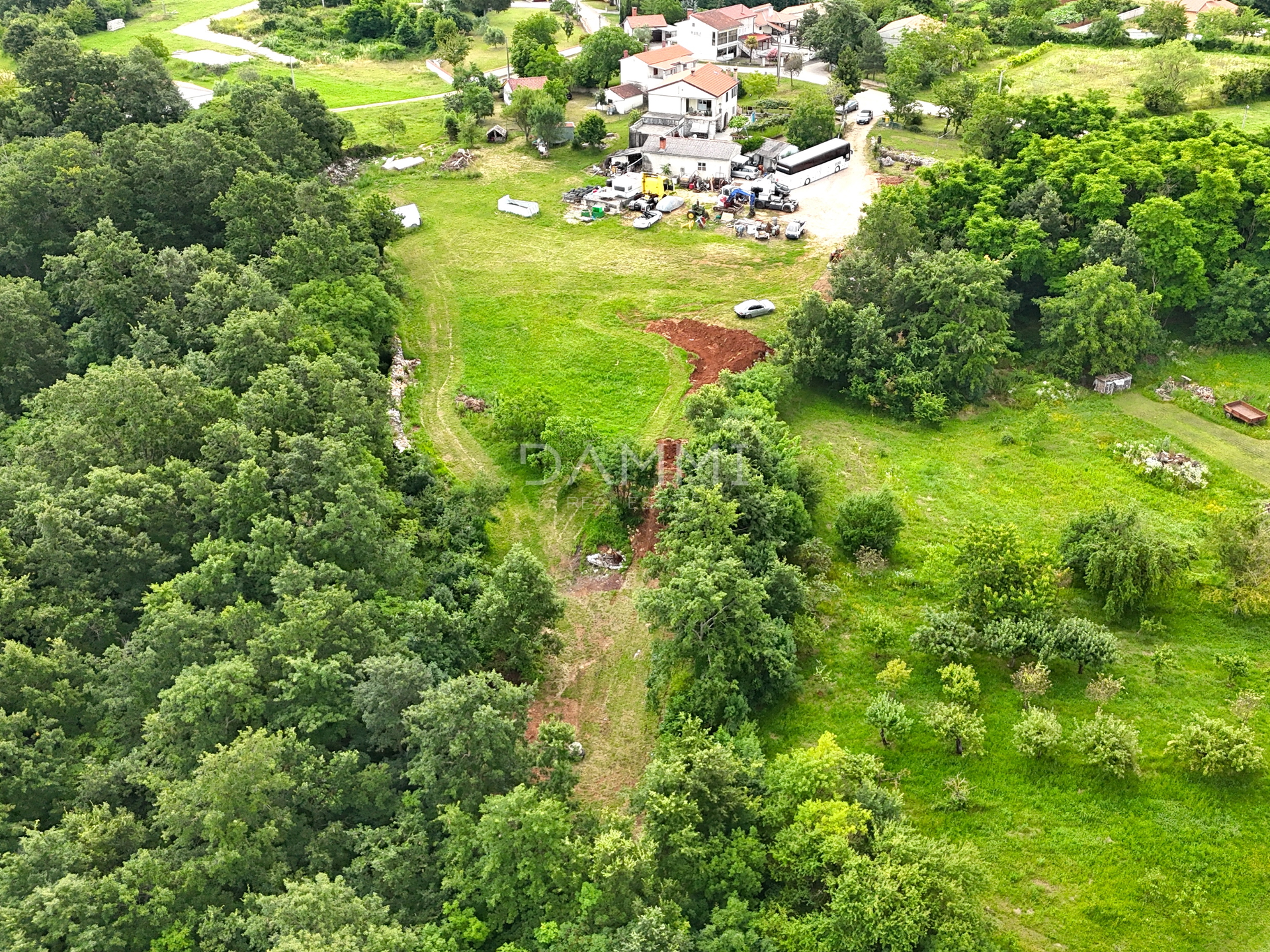 ISTRIEN, ŽMINJ - Kombination aus Bau- und Agrarland 4381m2