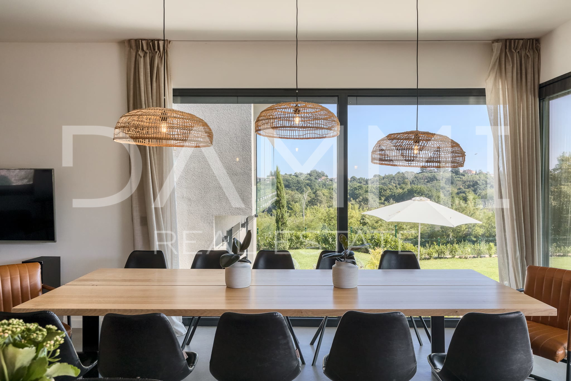 MOTOVUN&comma; OKOLICA - Ekskluzivna luksuzna vila