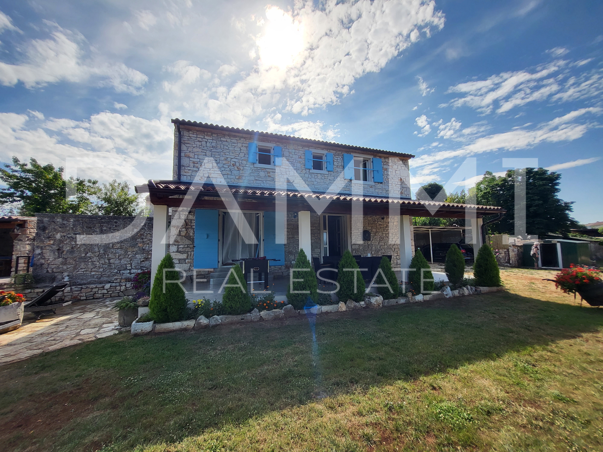 ISTRA&comma; VRSAR - Samostoje&cacute;a kamena ku&cacute;a s bazenom