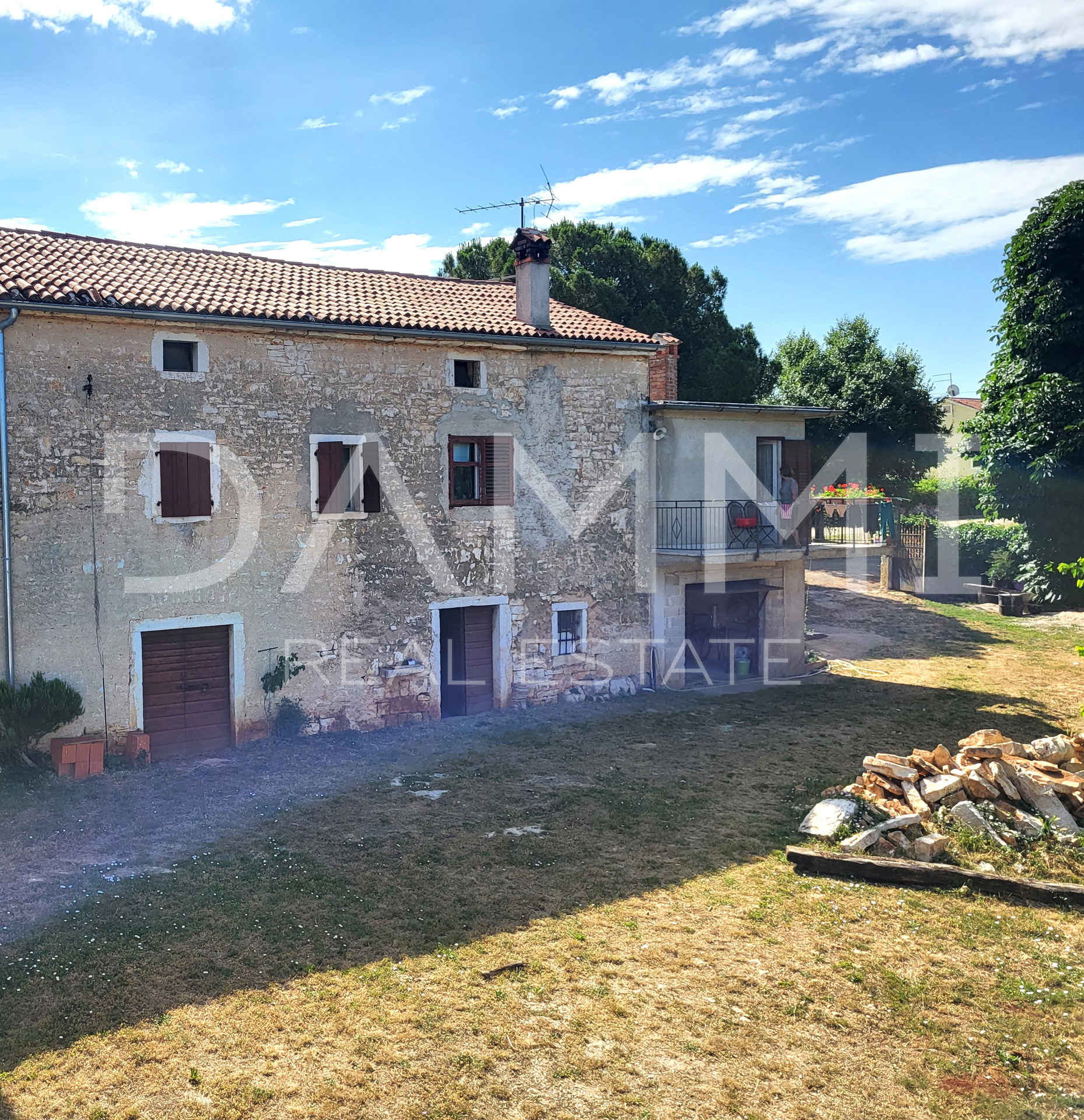 ISTRA&comma; VRSAR - Samostoje&cacute;a kamena ku&cacute;a s bazenom