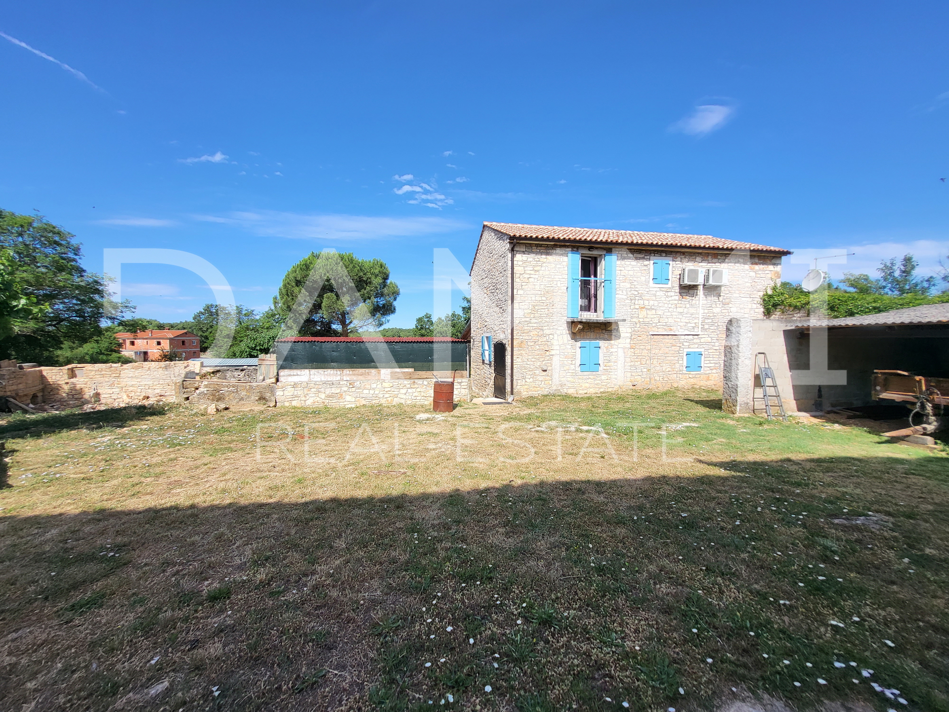 ISTRA&comma; VRSAR - Samostoje&cacute;a kamena ku&cacute;a s bazenom