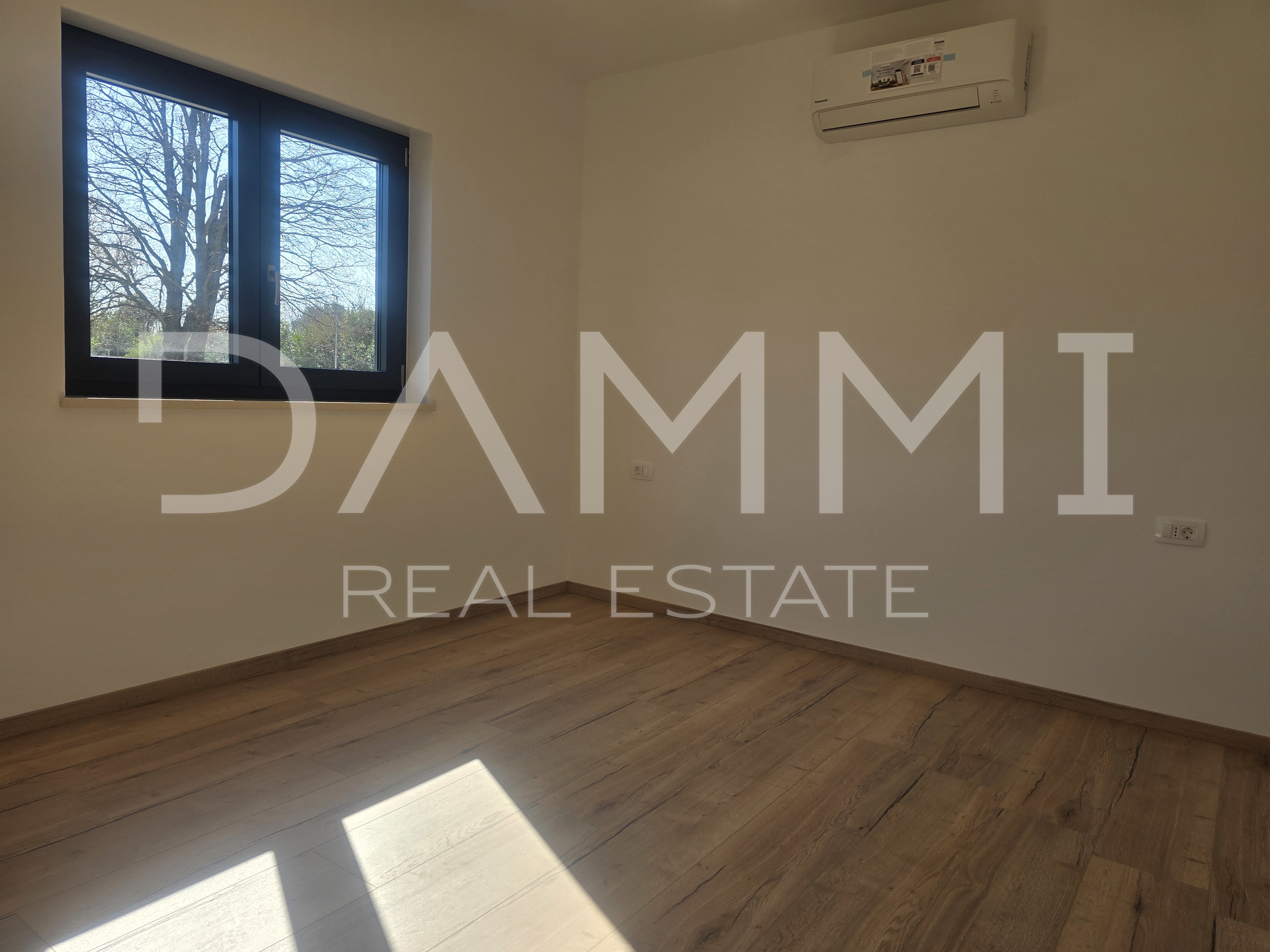 Istra&comma; Medulin&comma; novi stan sa velikim vrtom blizu pla&zcaron;e