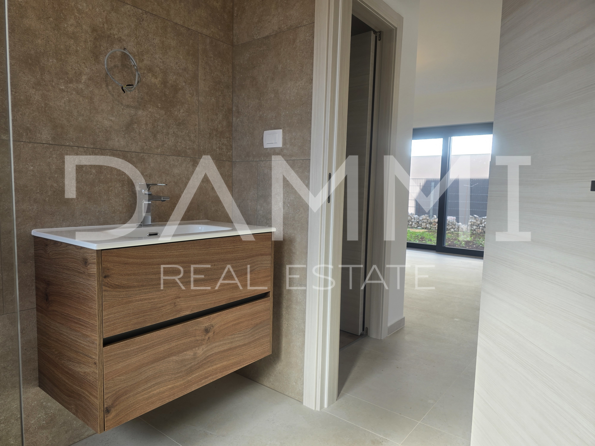 Istra&comma; Medulin&comma; novi stan sa velikim vrtom blizu pla&zcaron;e