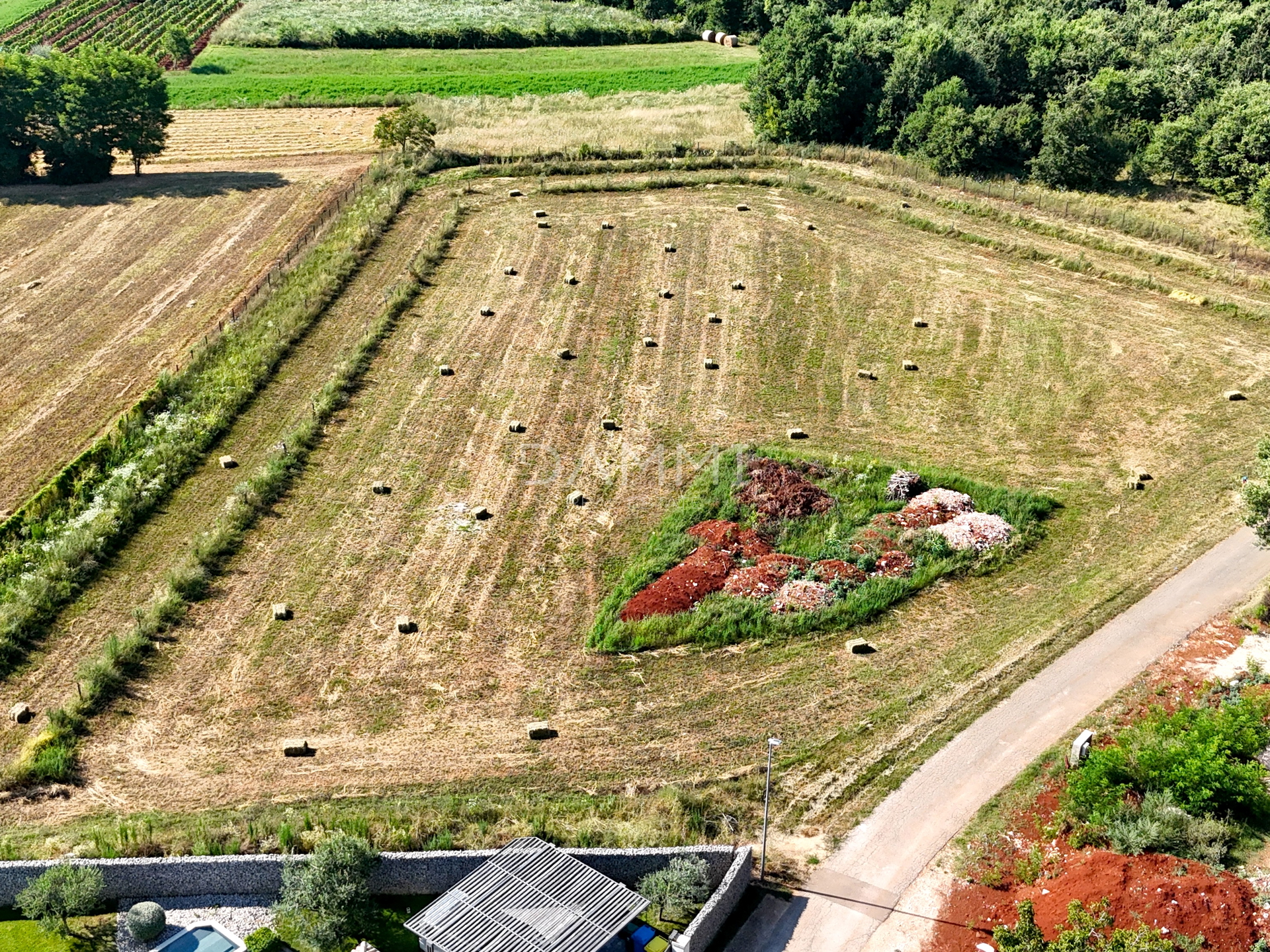 ISTRIEN, BARBAN – Baugrundstück mit Infrastruktur 2998 m2