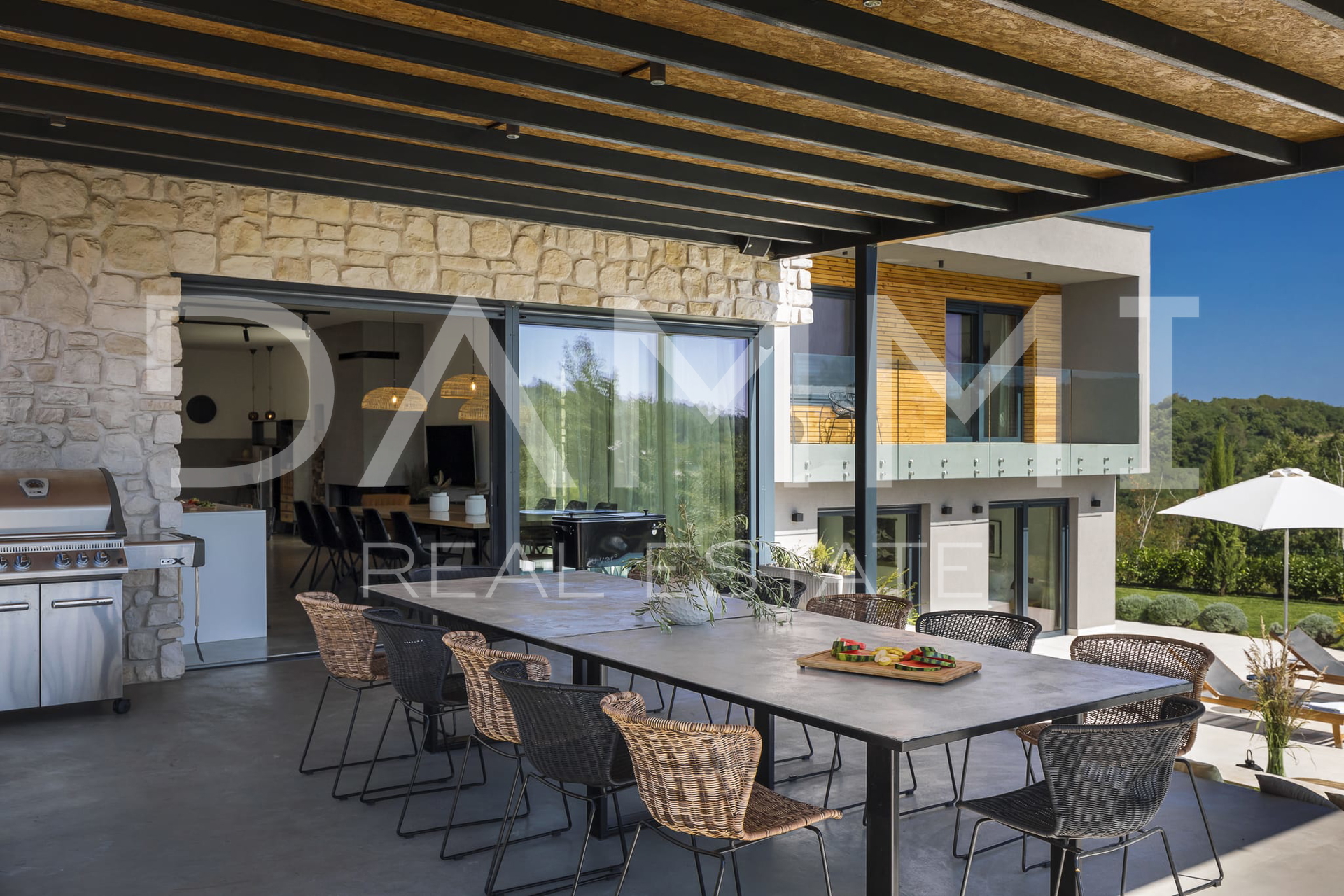 MOTOVUN&comma; OKOLICA - Ekskluzivna luksuzna vila