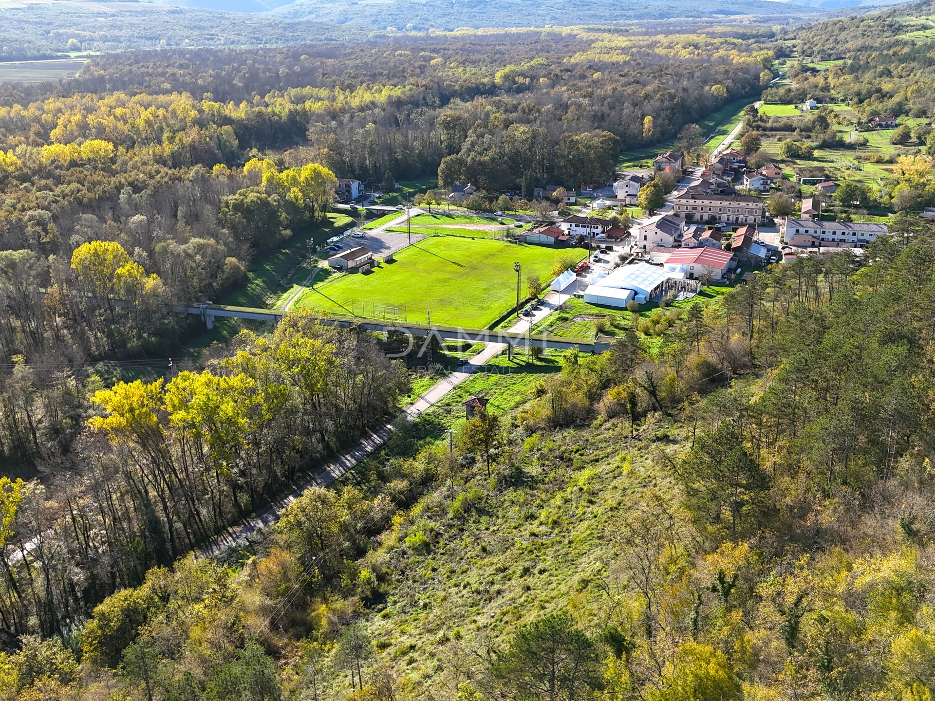 OPRTALJ, LIVADE - OPRTALJ, LIVADE - BAUGRUNDSTÜCK FÜR TOURISTISCHE ZWECKE - CAMP