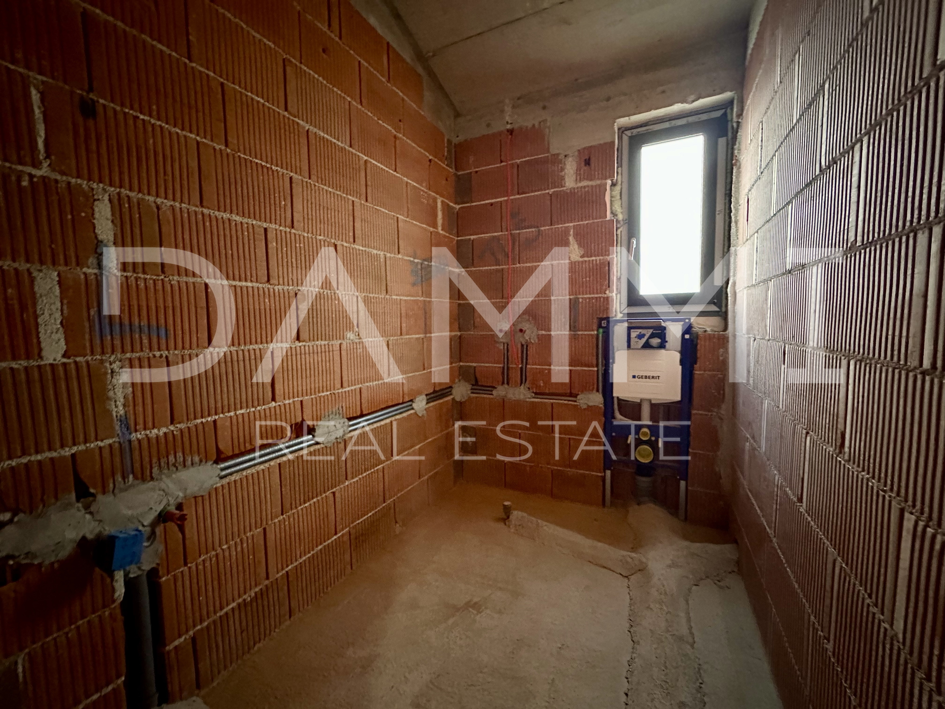 ISTRA, BARBAN - Dvojna kuća okružena zelenilom