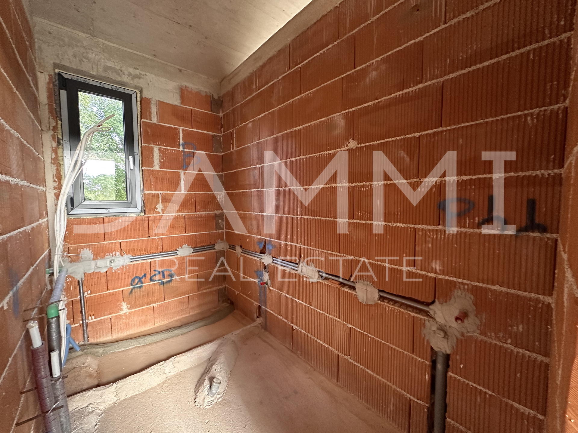 ISTRA, BARBAN - Dvojna kuća okružena zelenilom