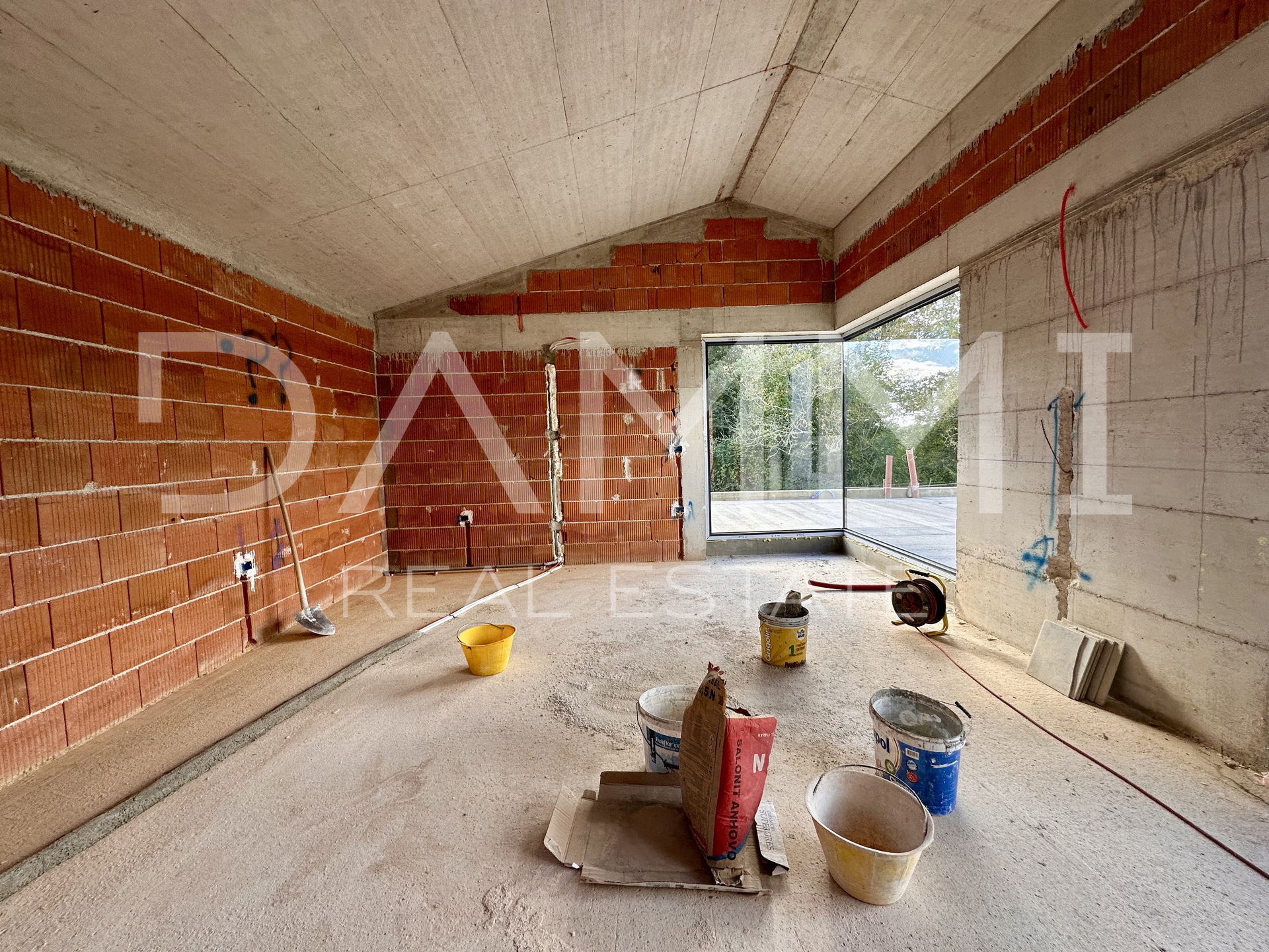 ISTRA, BARBAN - Dvojna kuća okružena zelenilom