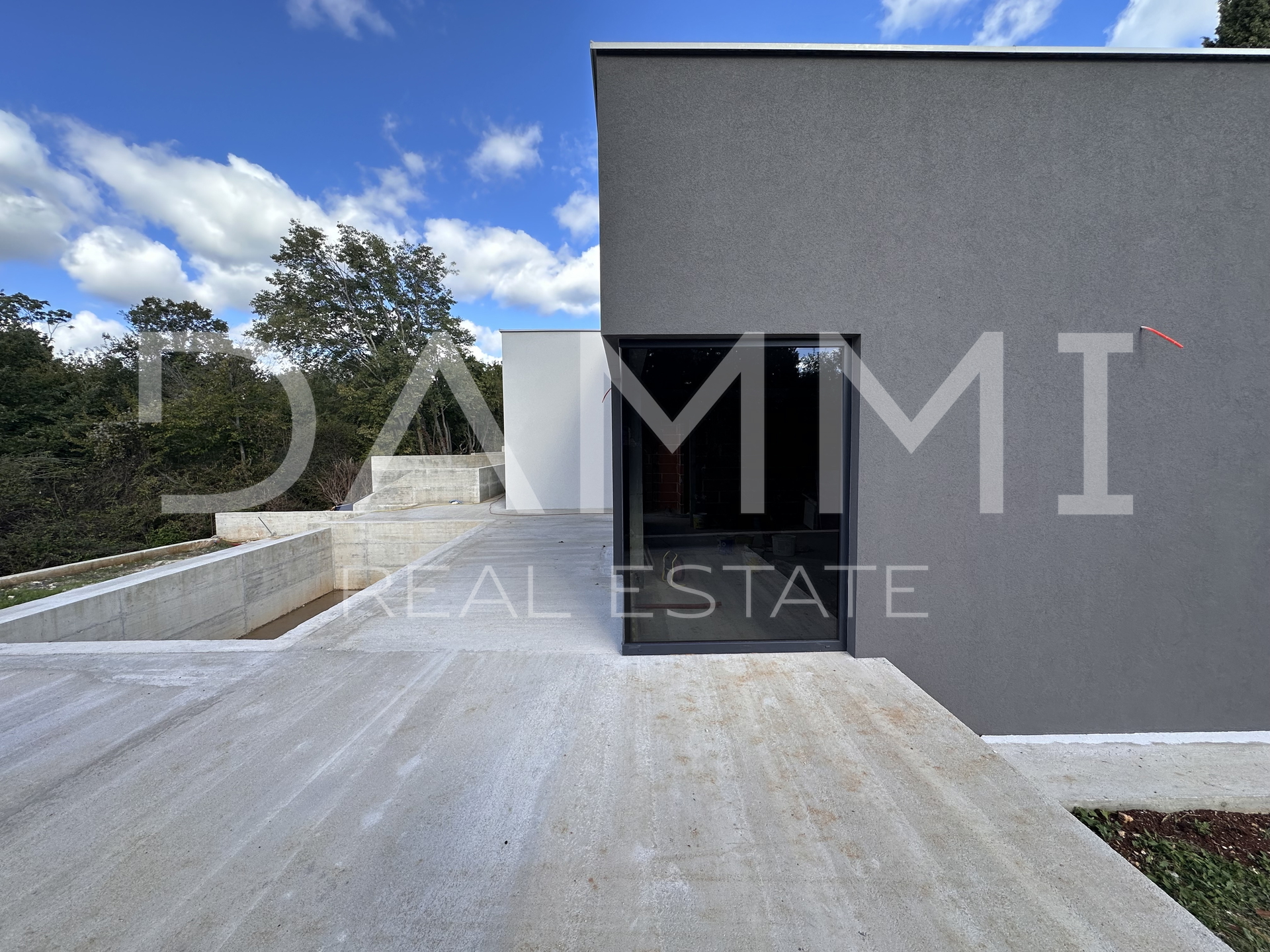 ISTRA, BARBAN - Dvojna kuća okružena zelenilom