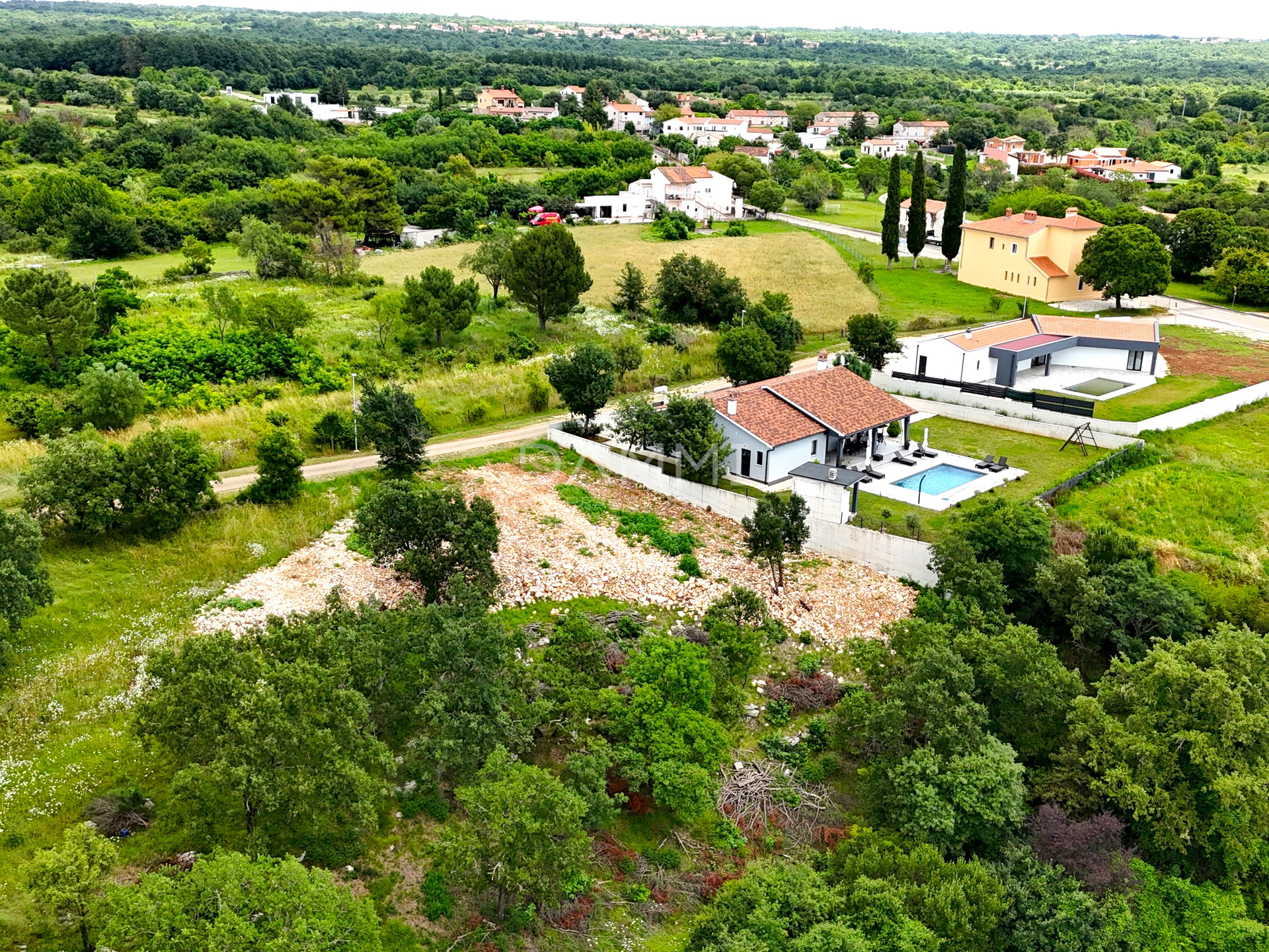 ISTRIEN, BALE - Baugrundstück in einem ruhigen Dorf