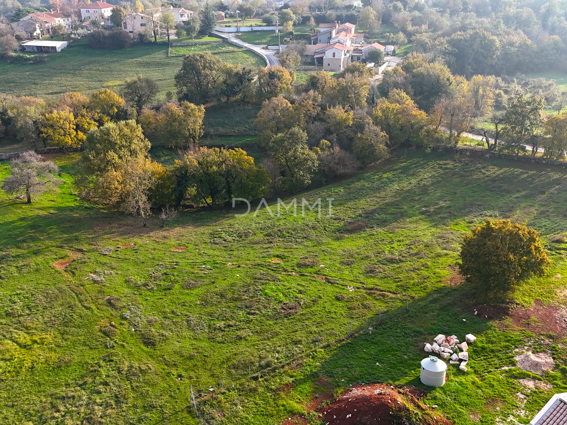 ISTRIEN, ŽMINJ - Geräumiges Baugrundstück in ruhiger Lage