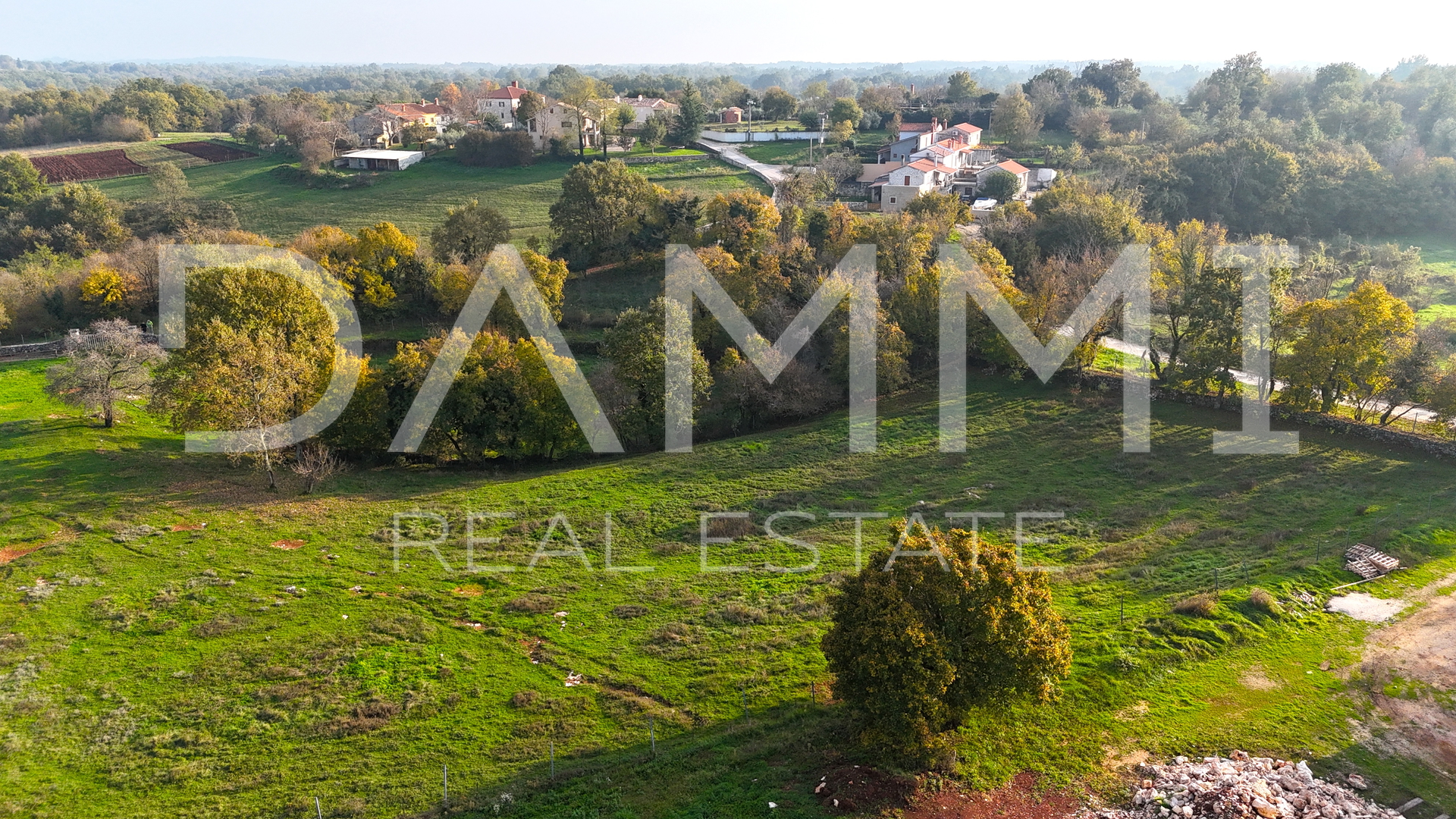 ISTRIA, ŽMINJ - Spacious building plot in a quiet location