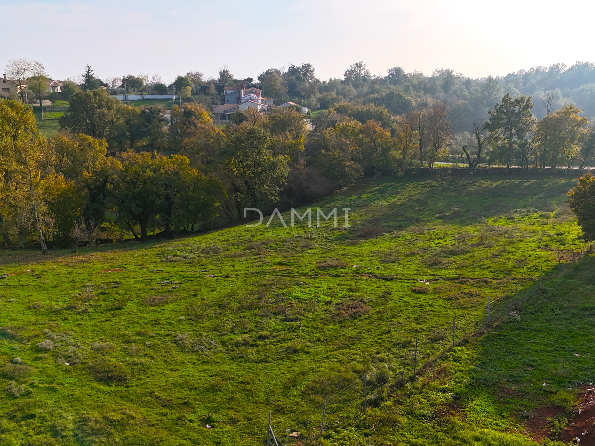 ISTRIEN, ŽMINJ - Geräumiges Baugrundstück in ruhiger Lage