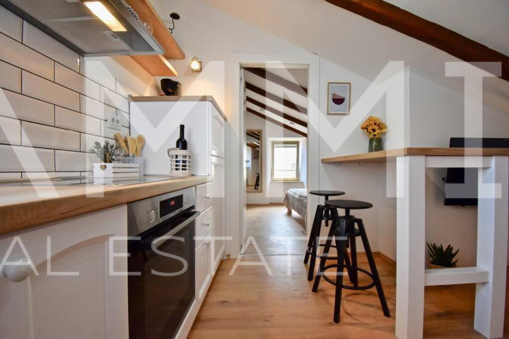 PULA&comma; CENTAR - Ekskluzivno 2 apartmana na top lokaciji